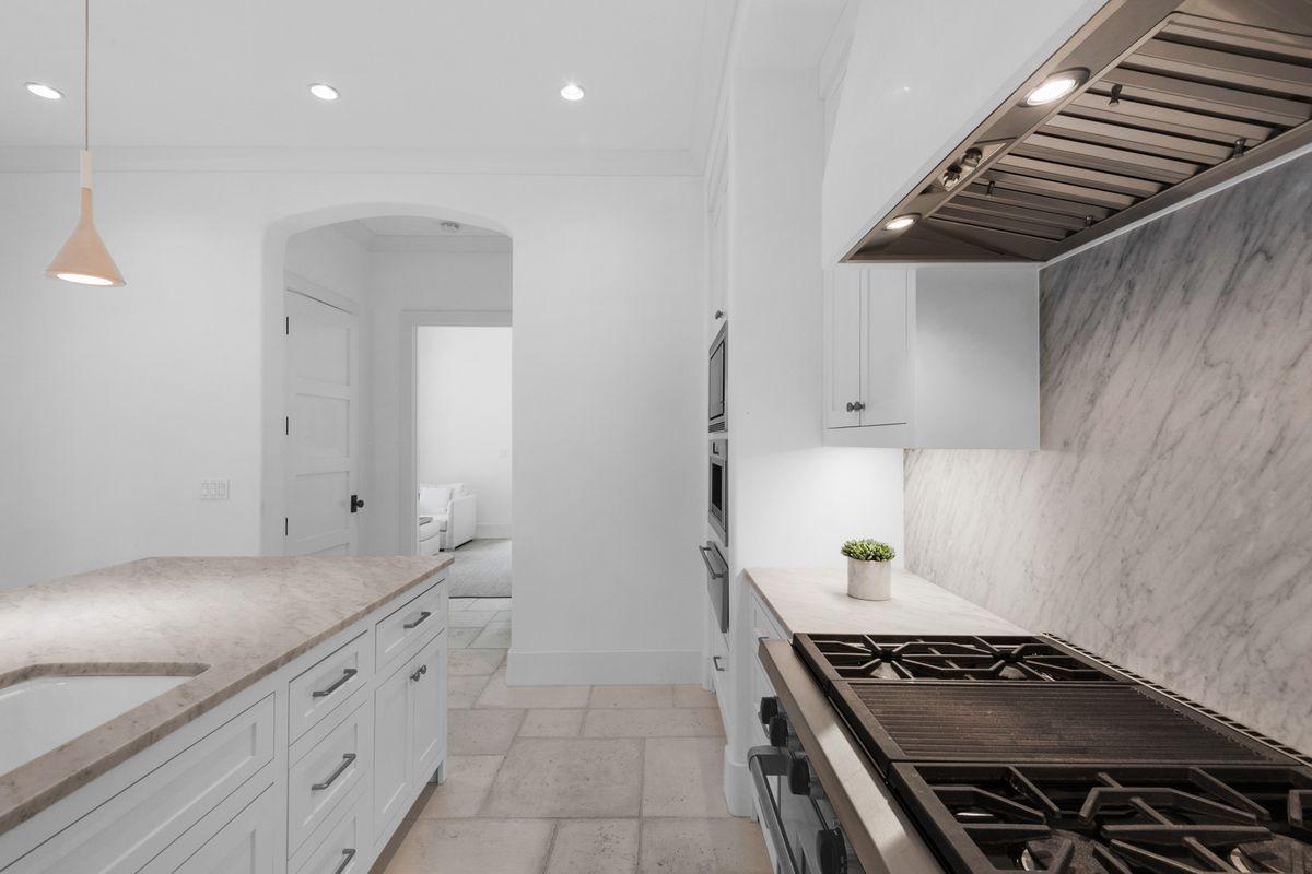 ALYS BEACH - Residential