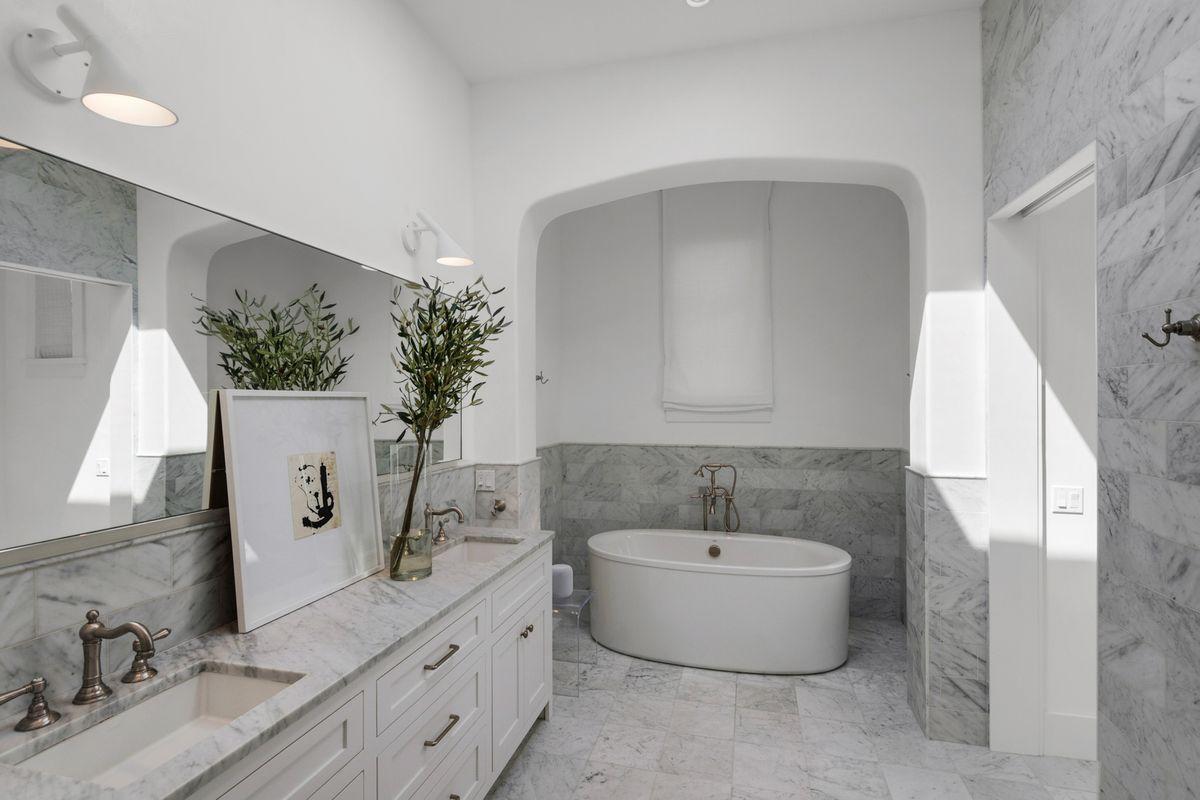 ALYS BEACH - Residential