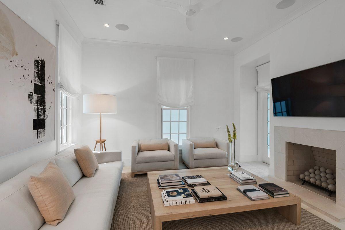 ALYS BEACH - Residential