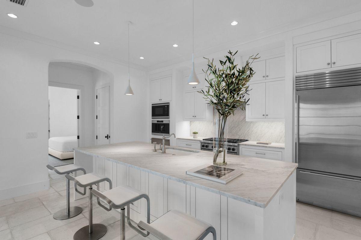 ALYS BEACH - Residential