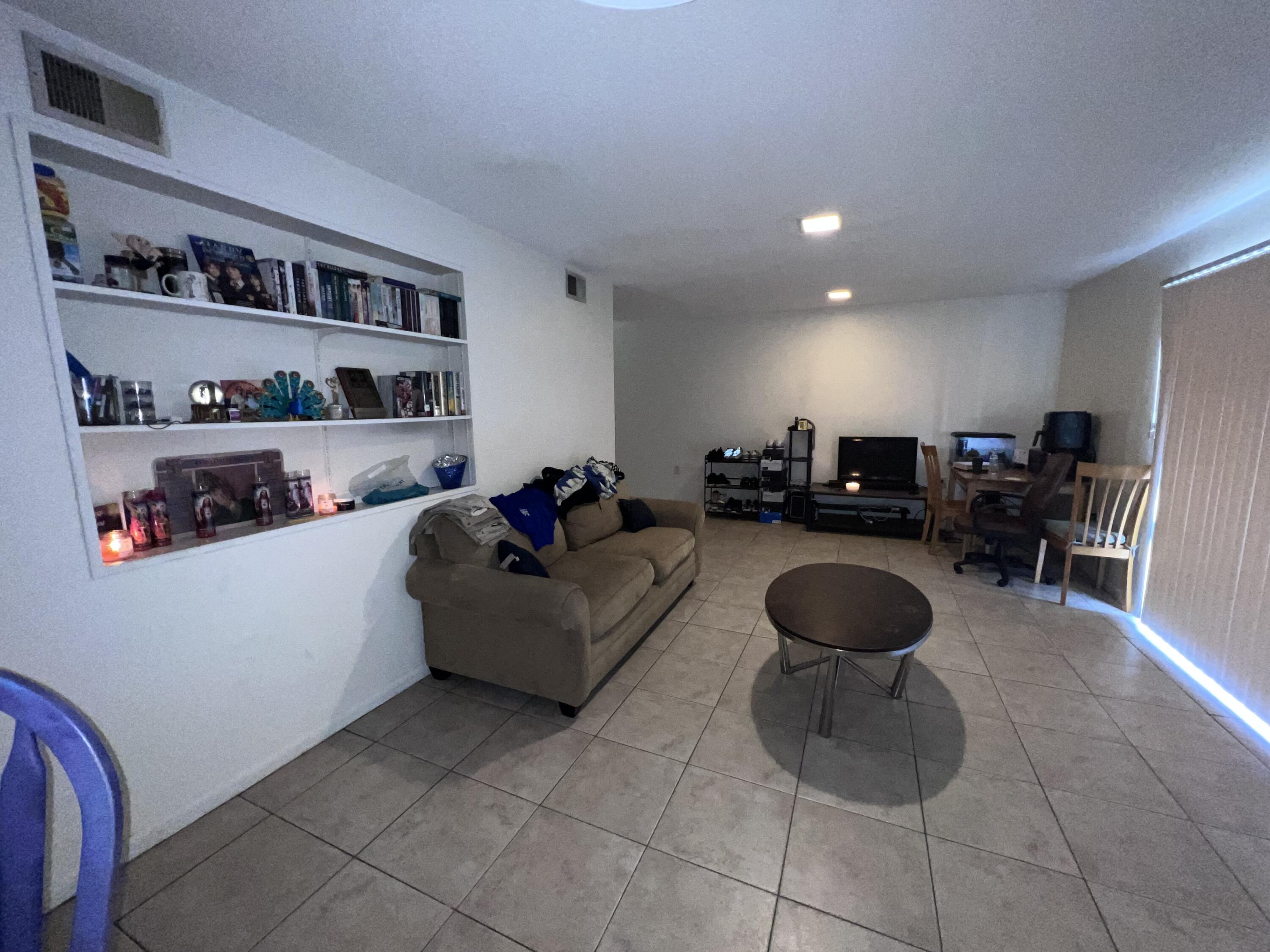 SPANISH VILLAS BLDG 402 UNIT 8 - Residential