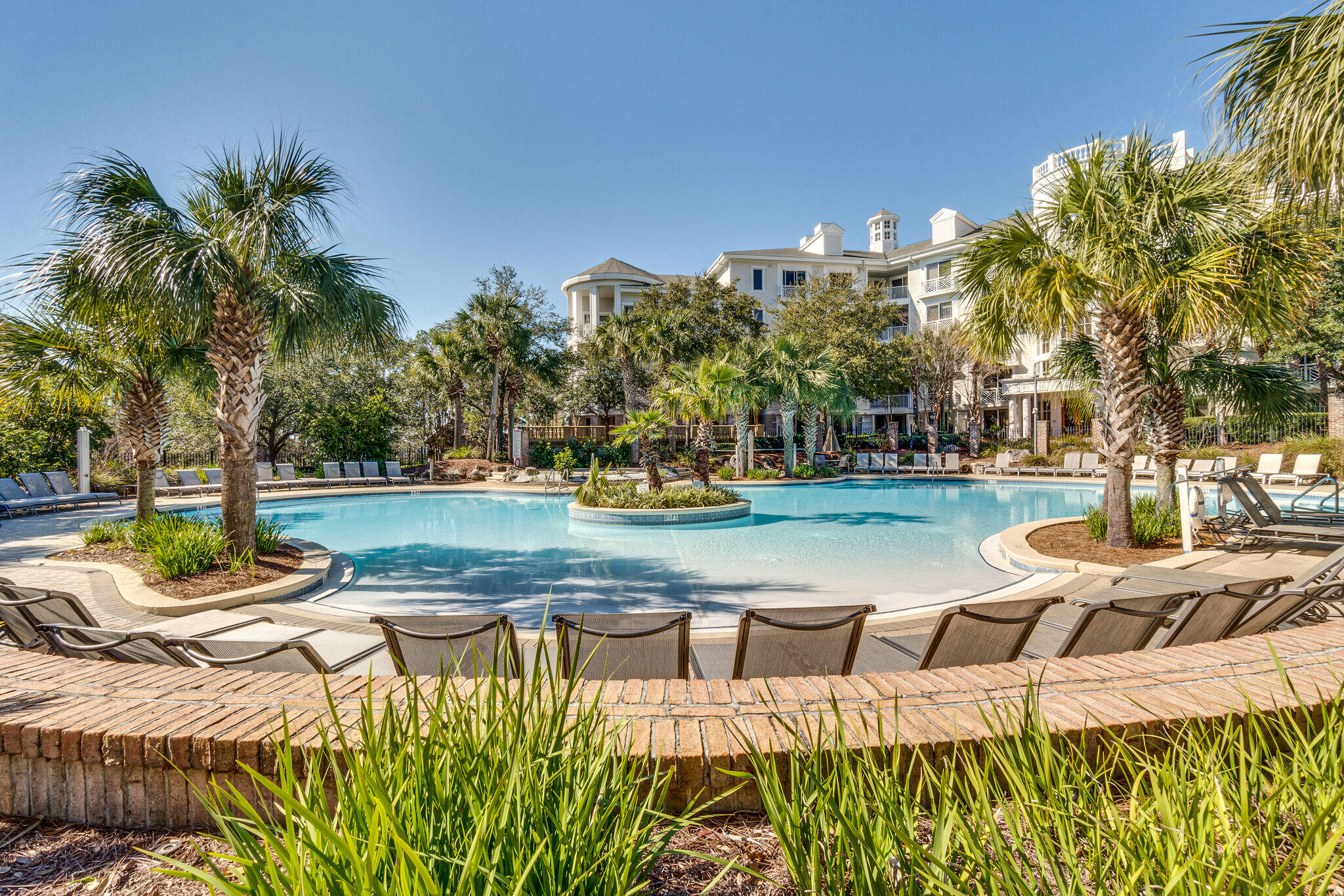 BAHIA CONDO - Residential