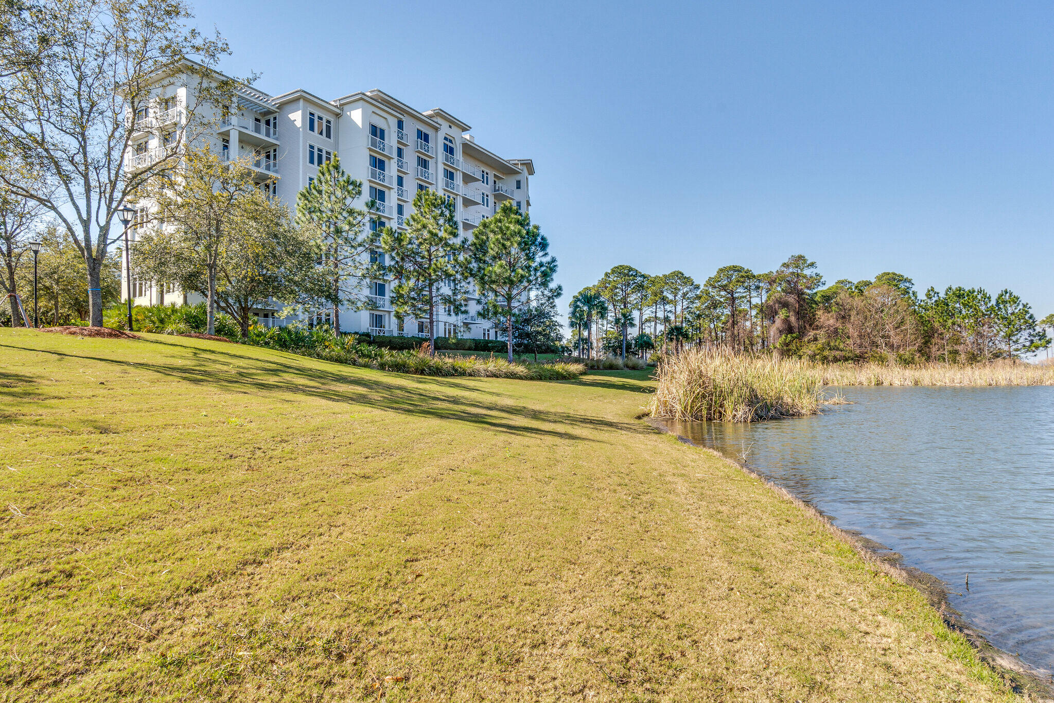 BAHIA CONDO - Residential