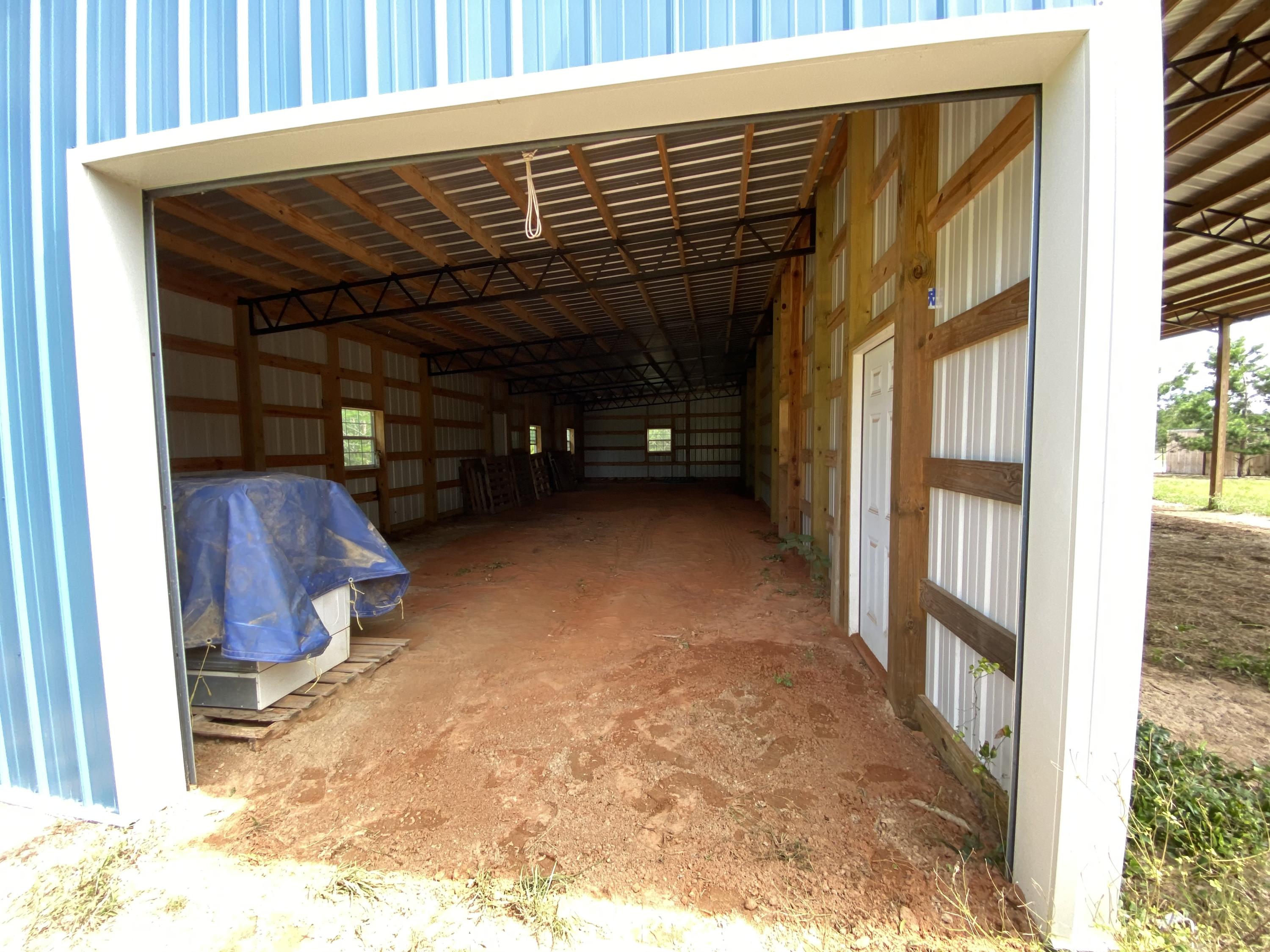 METES & BOUNDS - Land