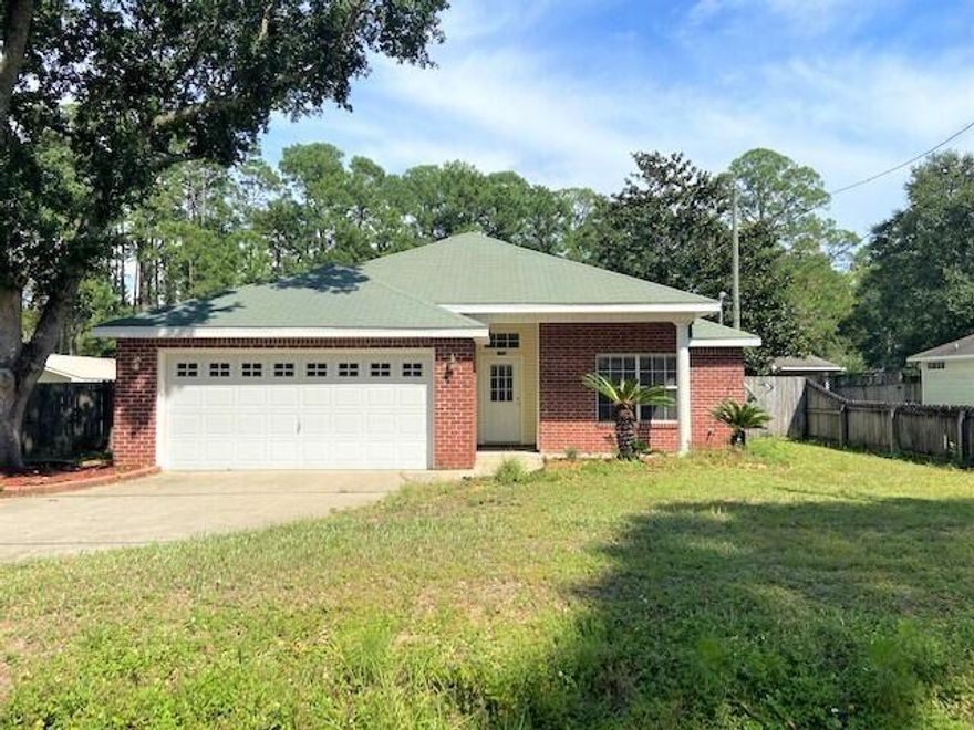 Centrally located in Niceville, this 3 bedroom 2-bath brick home is a perfect rental, with fenced back yard, covered patio leaves plenty of space for the family.
Large living room, dining room, 3 nice sized bedrooms, 2 full baths.
10 min drive to Eglin AFB. 20-minute drive to Duke field.
short drive to all the schools, shopping and the Destin Beaches.
Contact Bob Stretch 850-218-6374
dog considered with non-refundable pet deposit