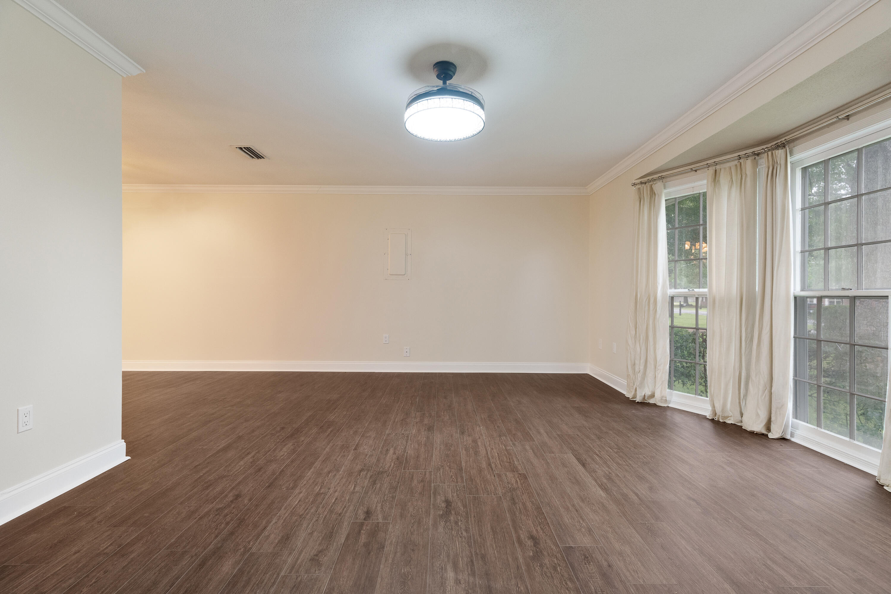 COUNTRY CLUB EST - Residential