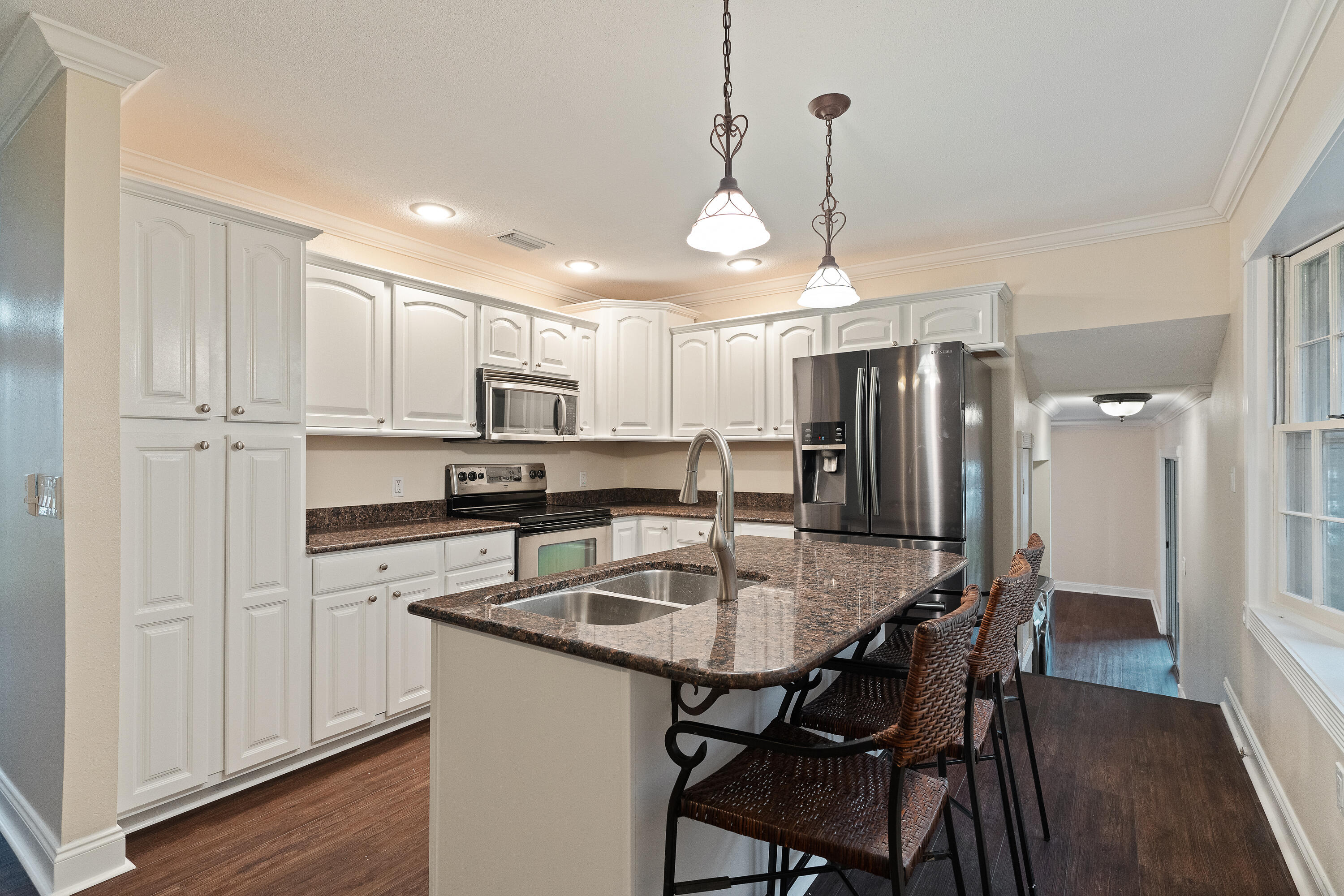 COUNTRY CLUB EST - Residential