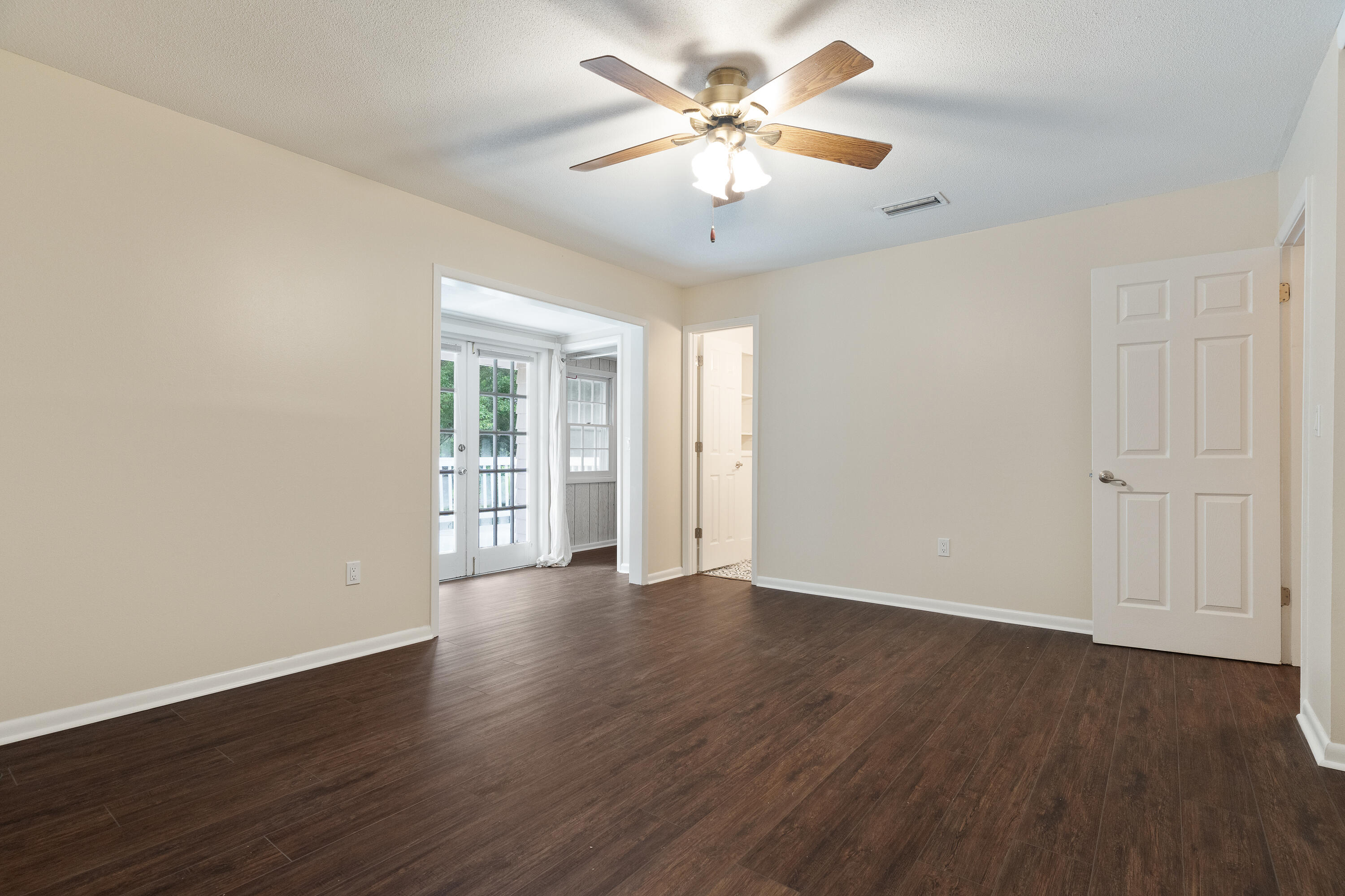COUNTRY CLUB EST - Residential