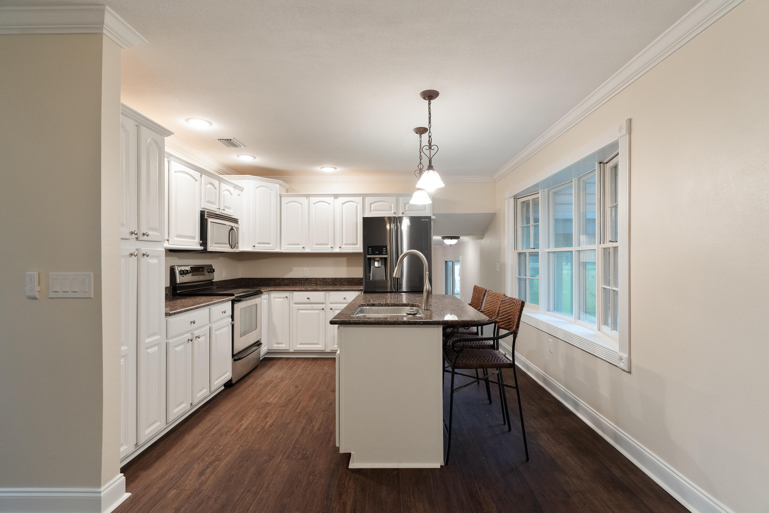 COUNTRY CLUB EST - Residential