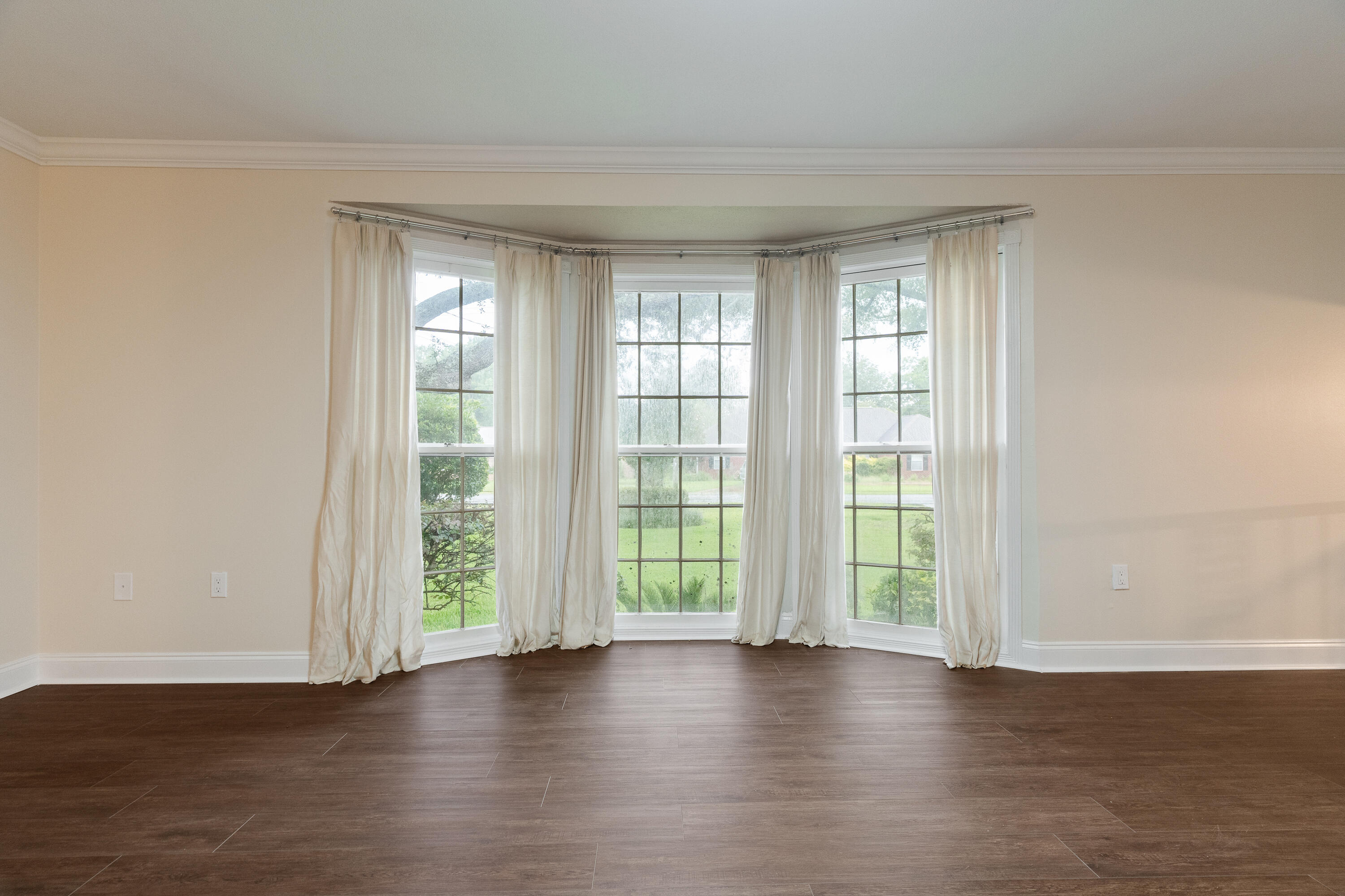 COUNTRY CLUB EST - Residential