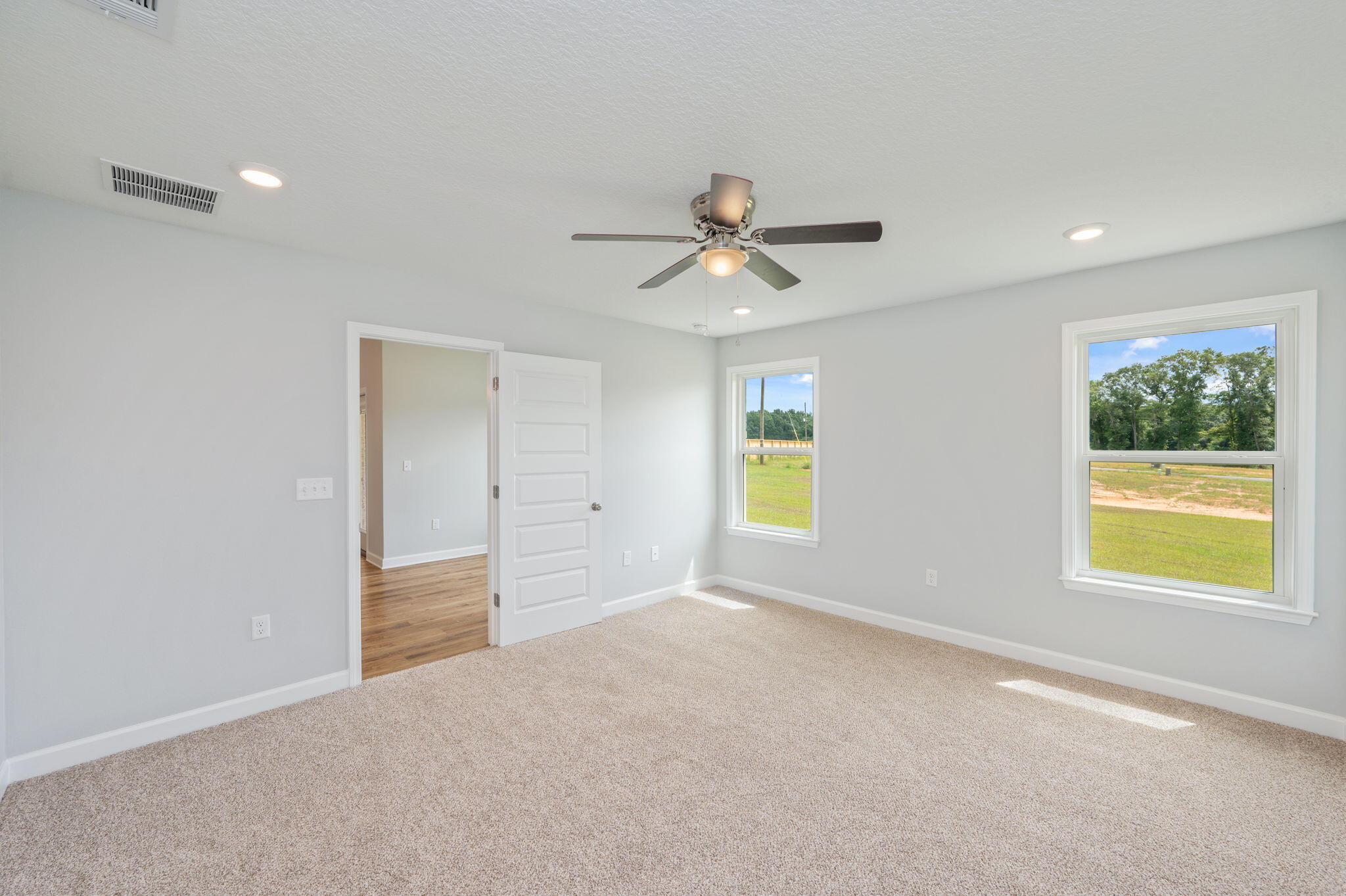 OAK HOLLOW - Residential
