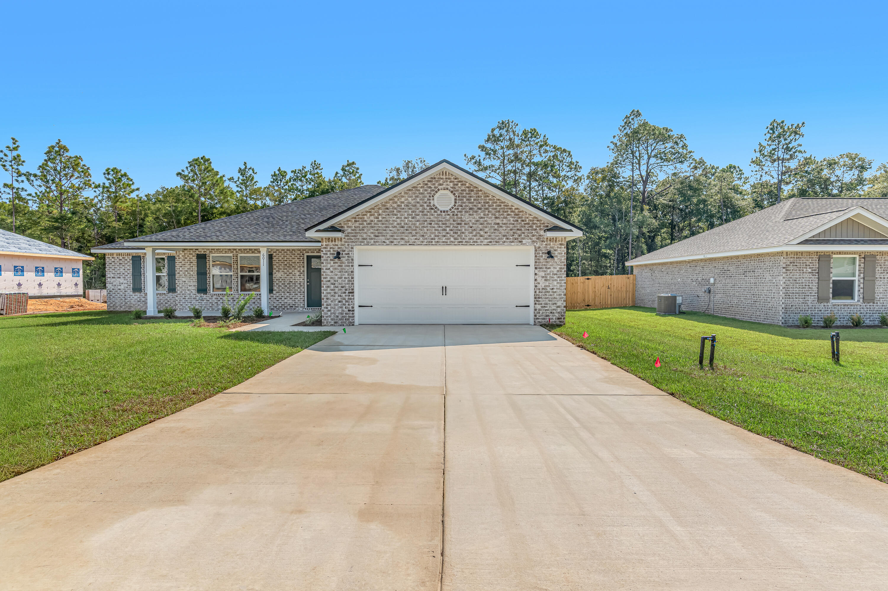 OAK HOLLOW - Residential