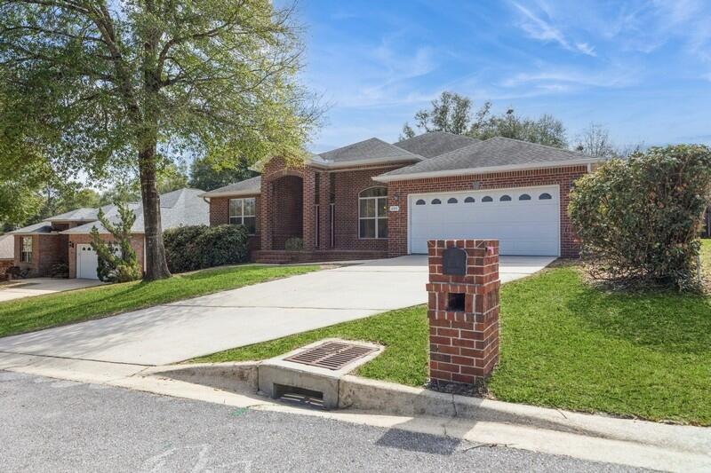 TRAILWOOD ESTATES - Residential