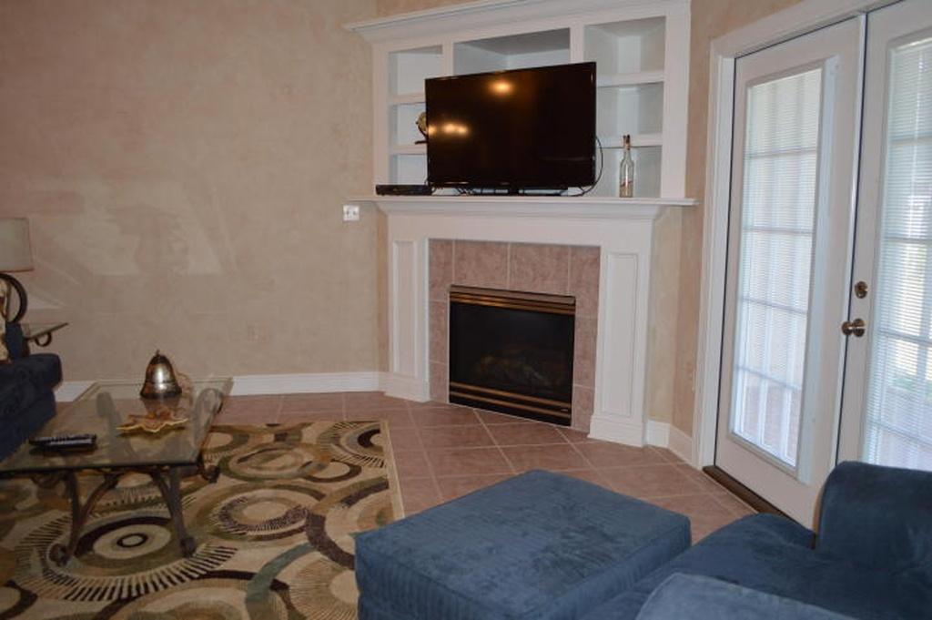 DIAMOND LAKES - Residential