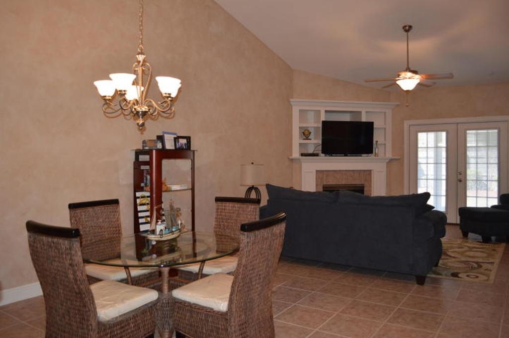 DIAMOND LAKES - Residential