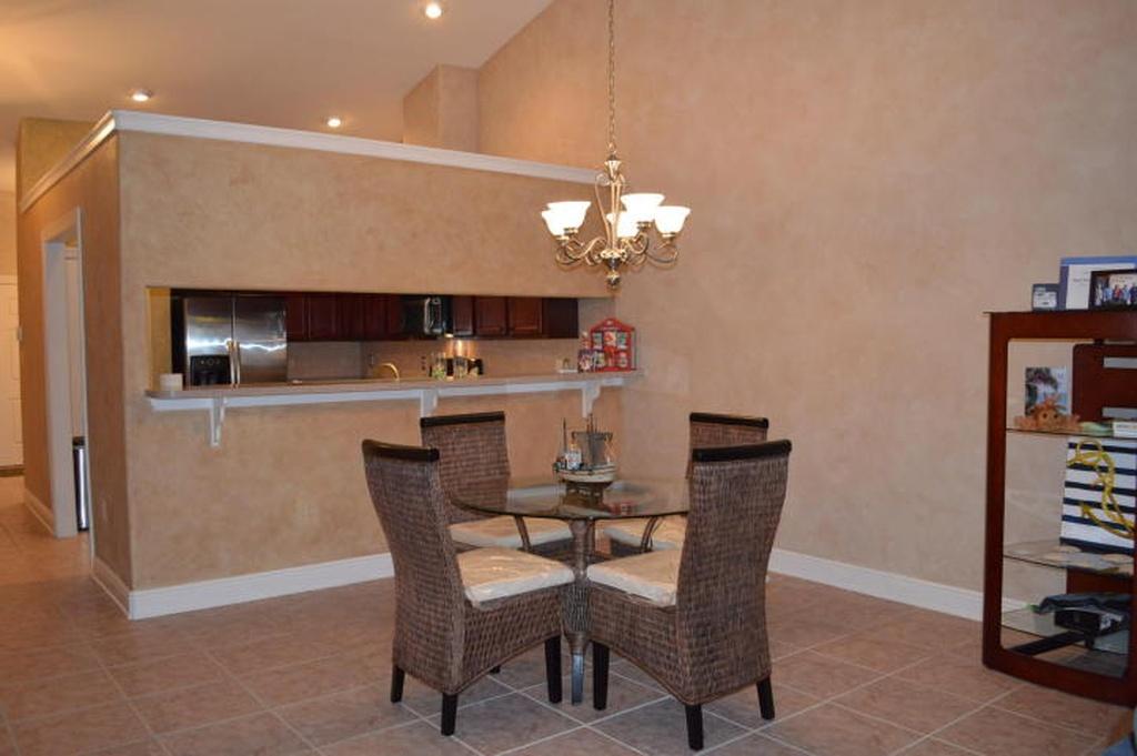 DIAMOND LAKES - Residential