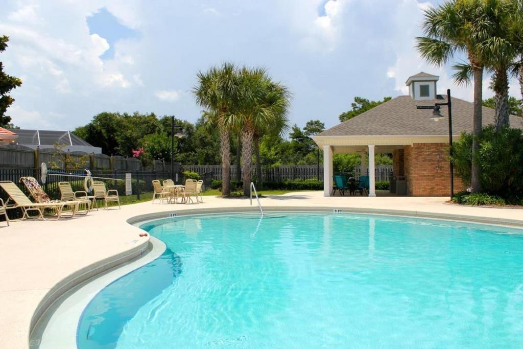 DIAMOND LAKES - Residential