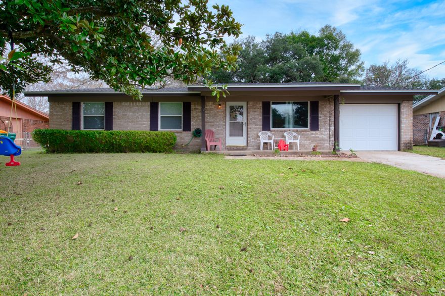 Home located in the heart of Shalimar! Walkthrough this well renovated home featuring 2019 roof, 2019 AC, 3 bedrooms, 2 bathrooms, and bonus area! The home also offers stainless steel appliances, fenced backyard, and a one car garage! Located minutes from bases, restaurants, and more! Schedule a showing today.