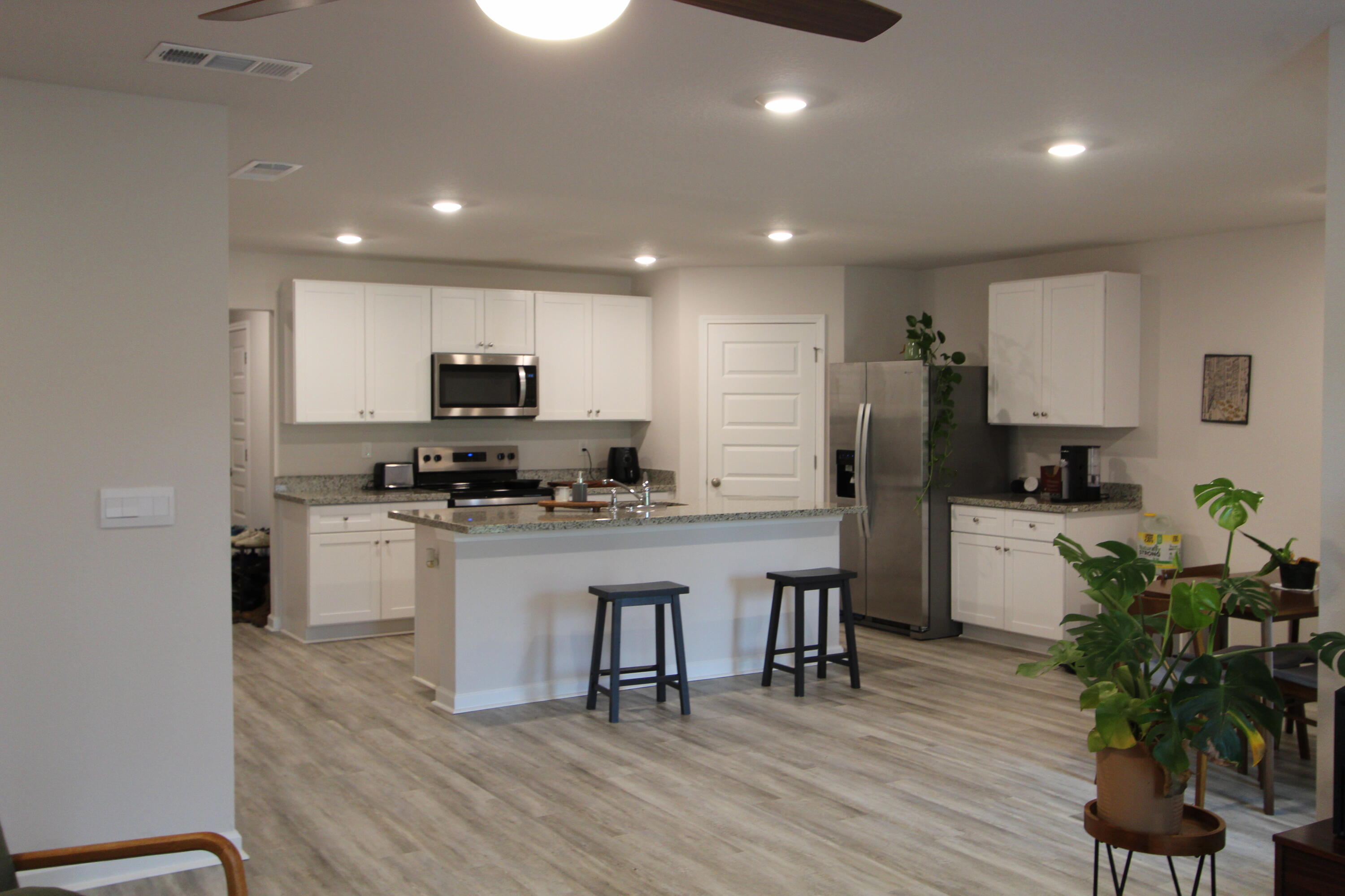 Royal Estates - Residential Lease