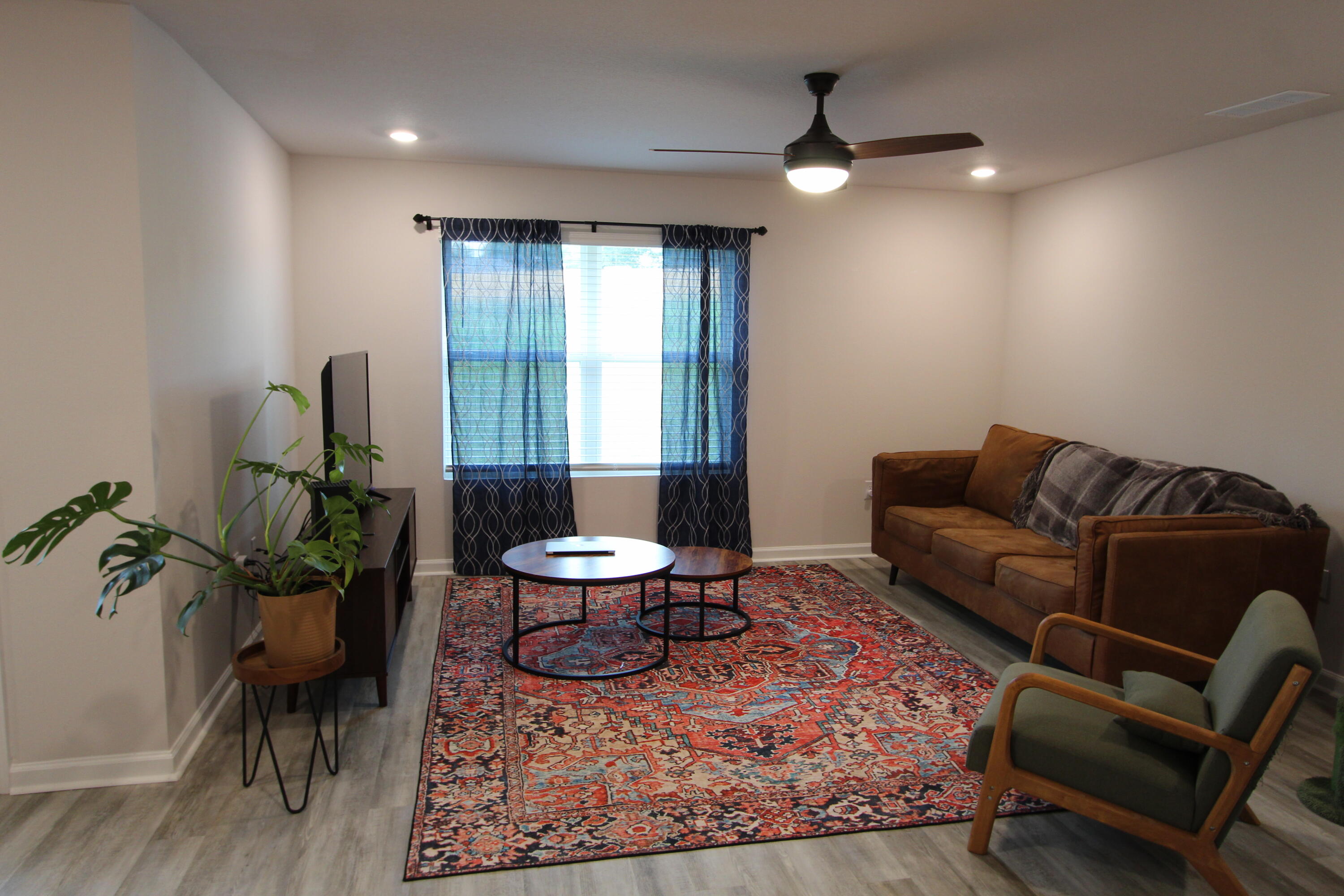 Royal Estates - Residential Lease