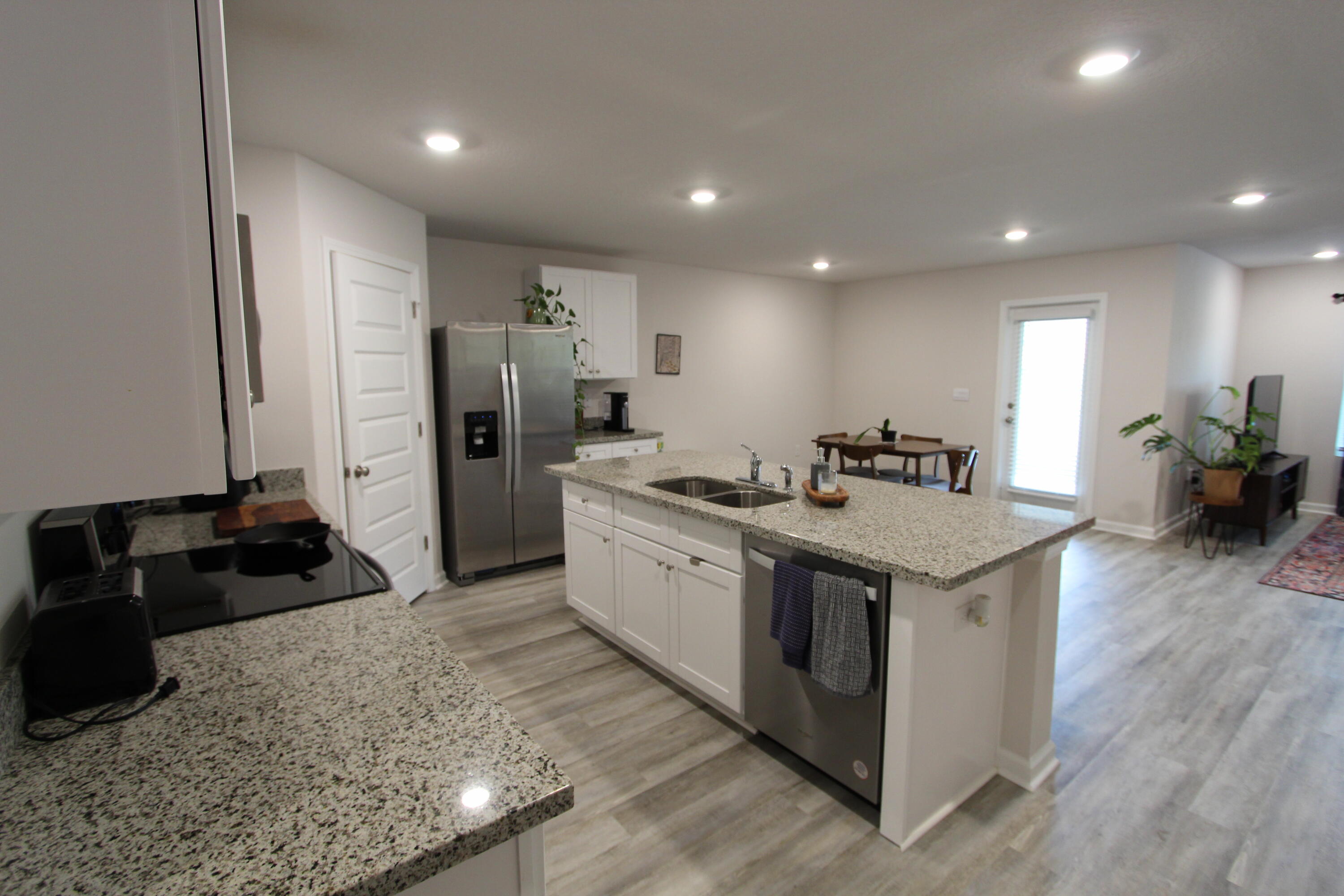 Royal Estates - Residential Lease