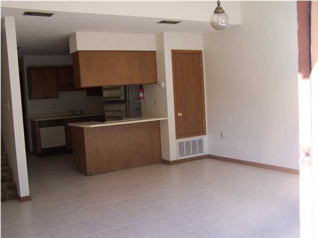 DOWNTOWNERS - Residential Lease