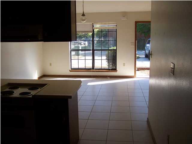 DOWNTOWNERS - Residential Lease