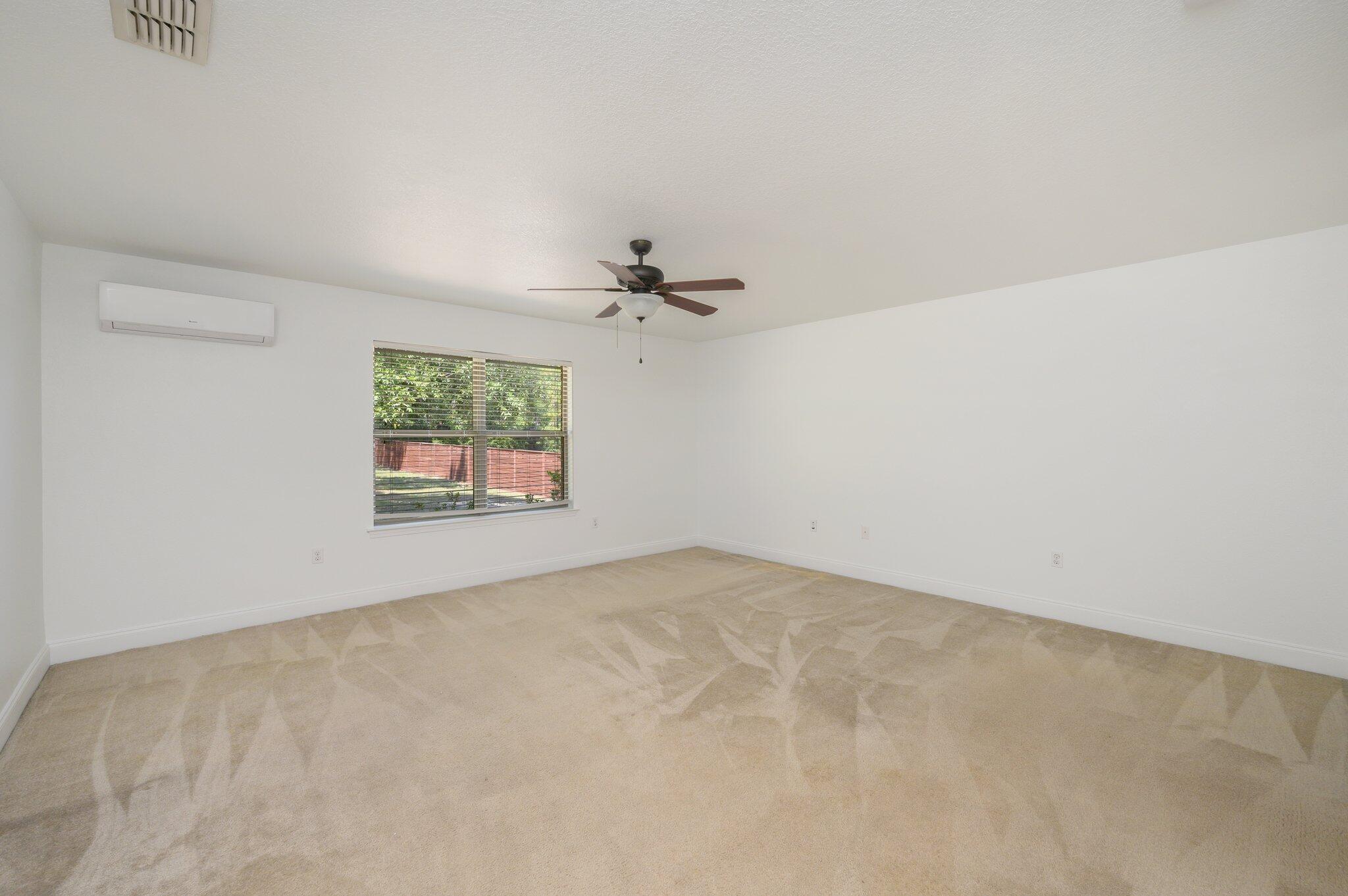 SILVER SPRINGS EST - Residential