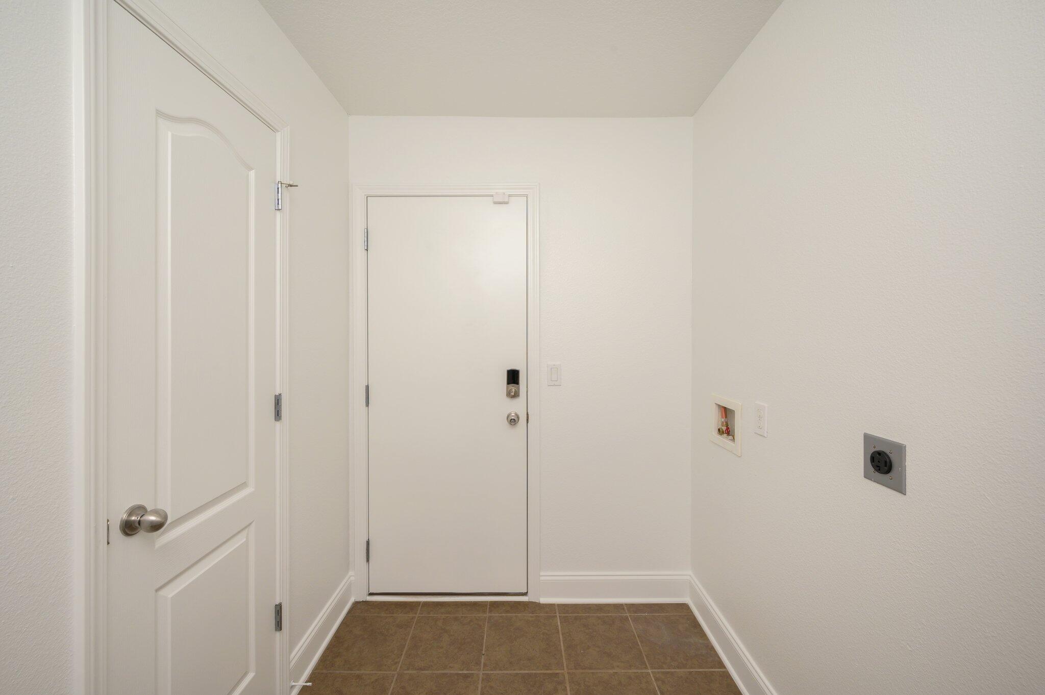 SILVER SPRINGS EST - Residential