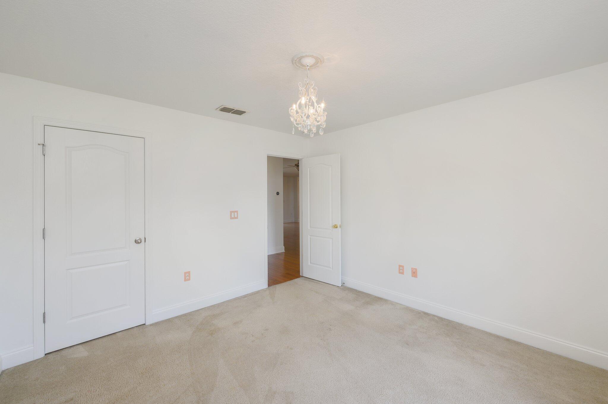 SILVER SPRINGS EST - Residential