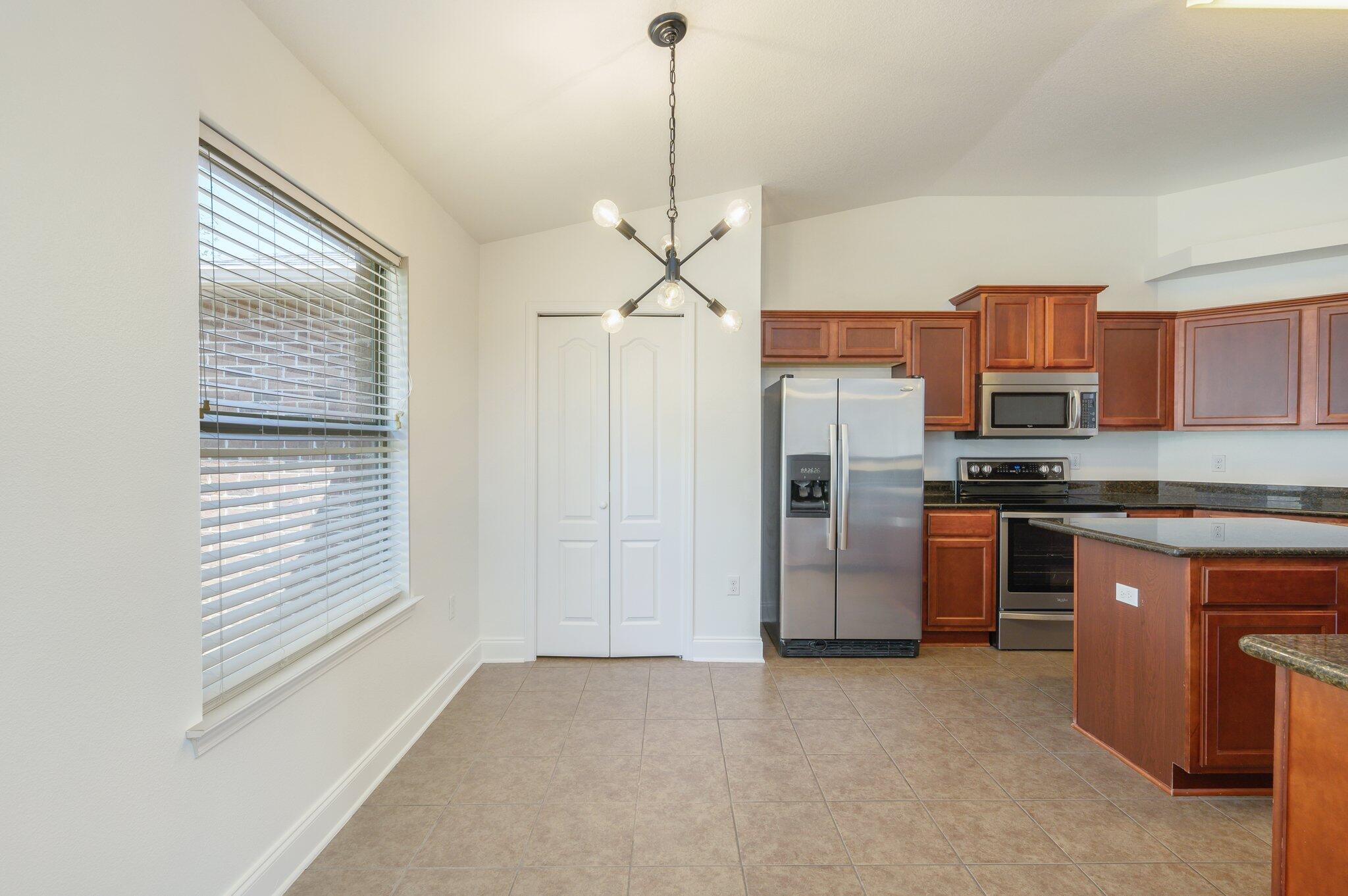 SILVER SPRINGS EST - Residential