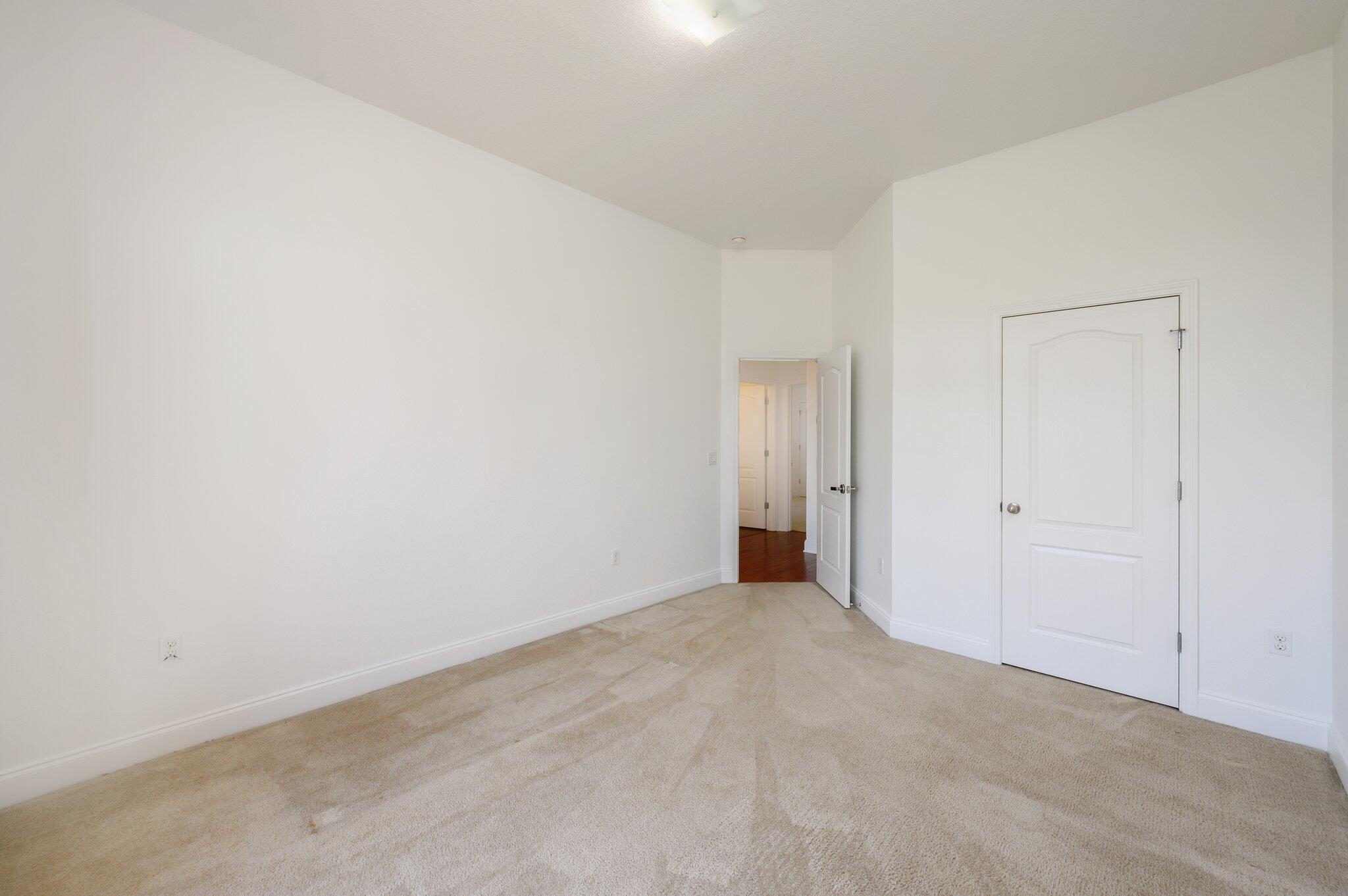 SILVER SPRINGS EST - Residential