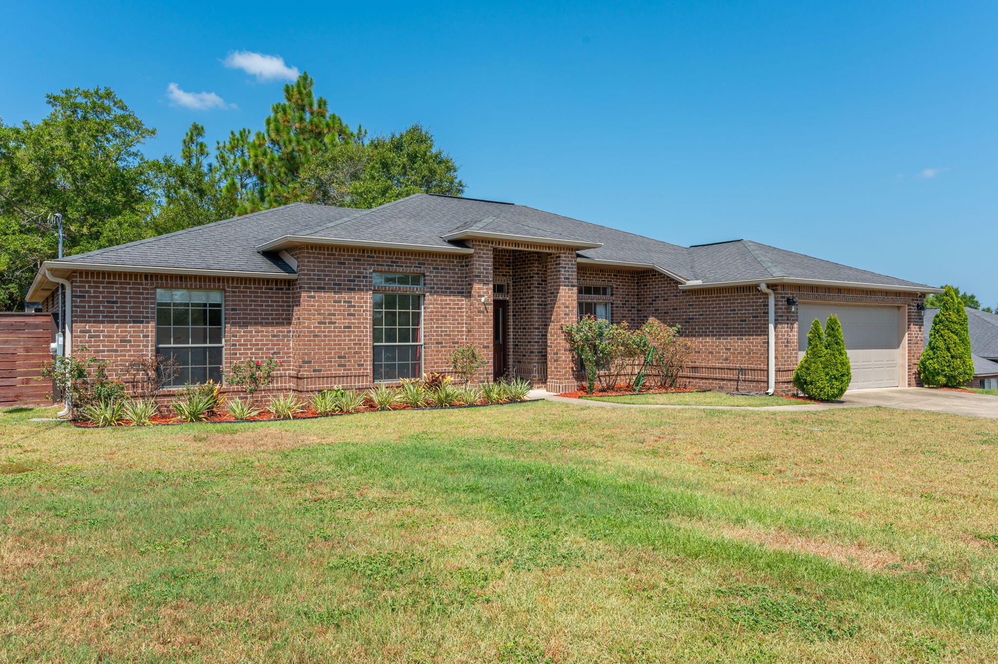 SILVER SPRINGS EST - Residential