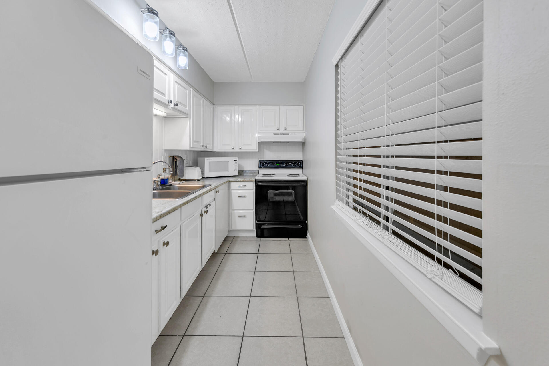 CEDARS THE - Residential