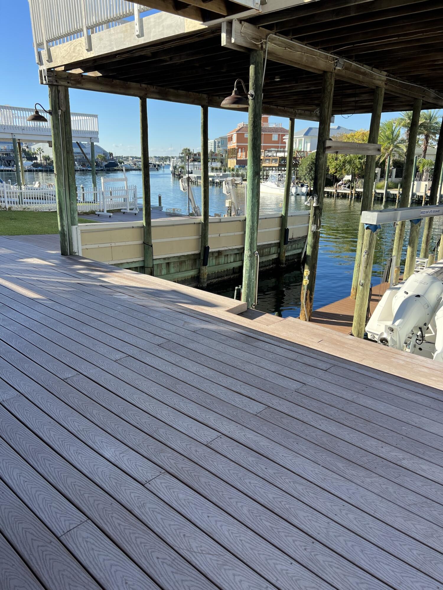 HOLIDAY ISLE - Residential
