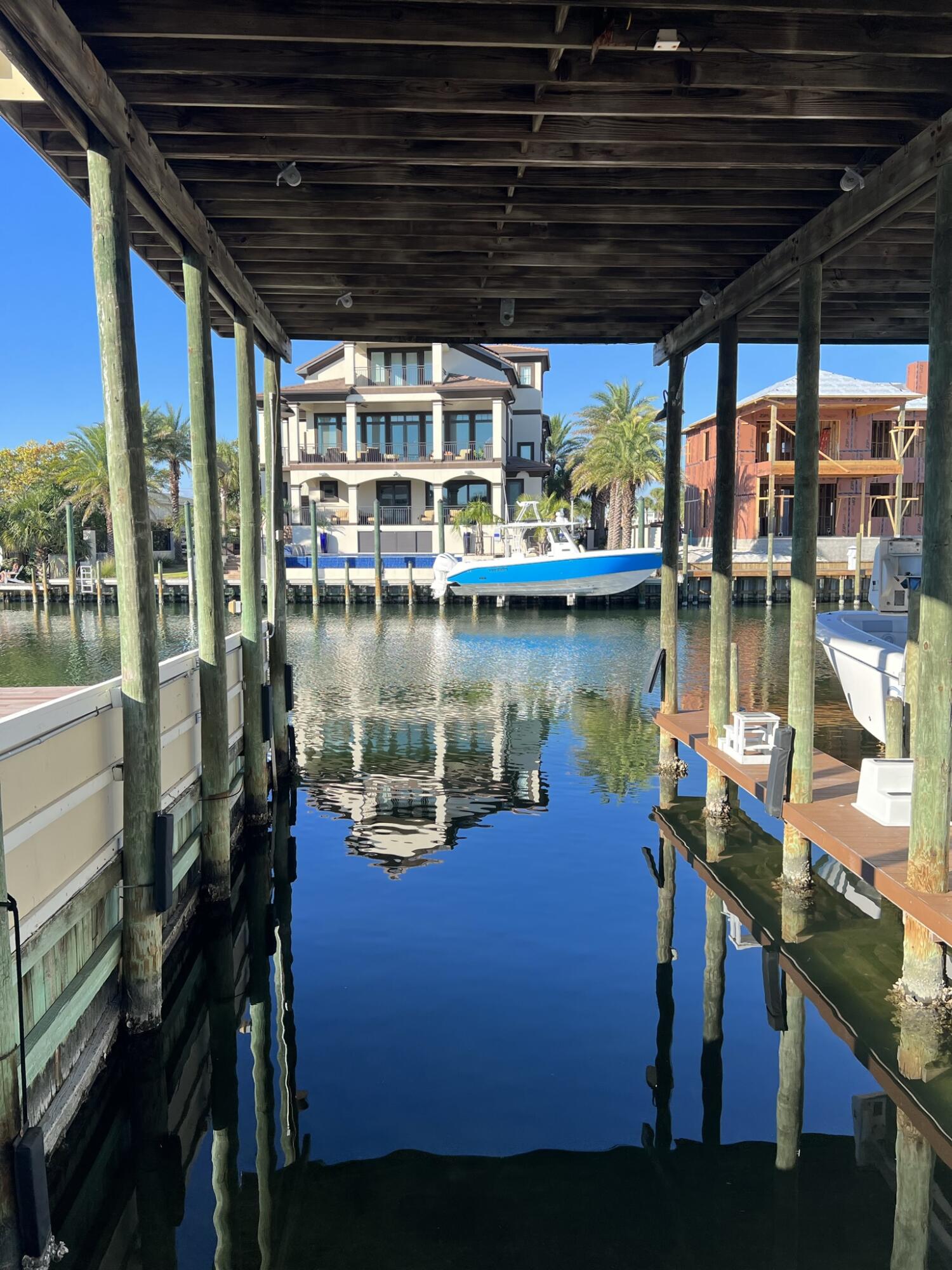 HOLIDAY ISLE - Residential
