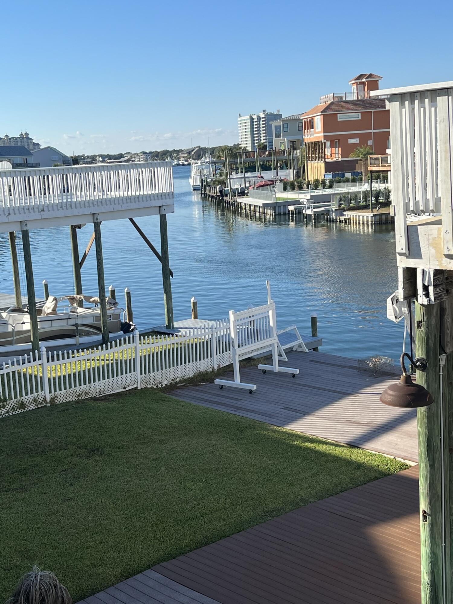 HOLIDAY ISLE - Residential