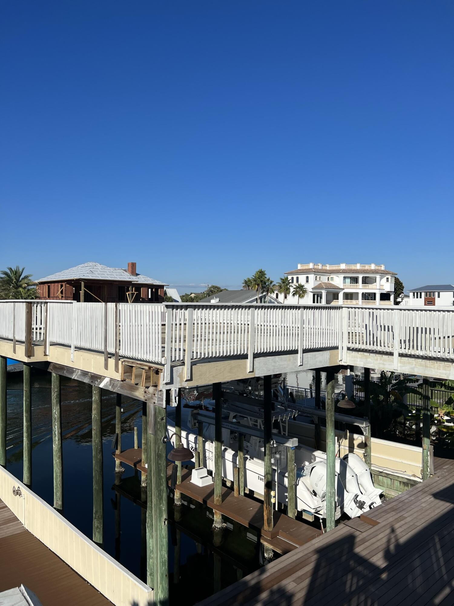 HOLIDAY ISLE - Residential