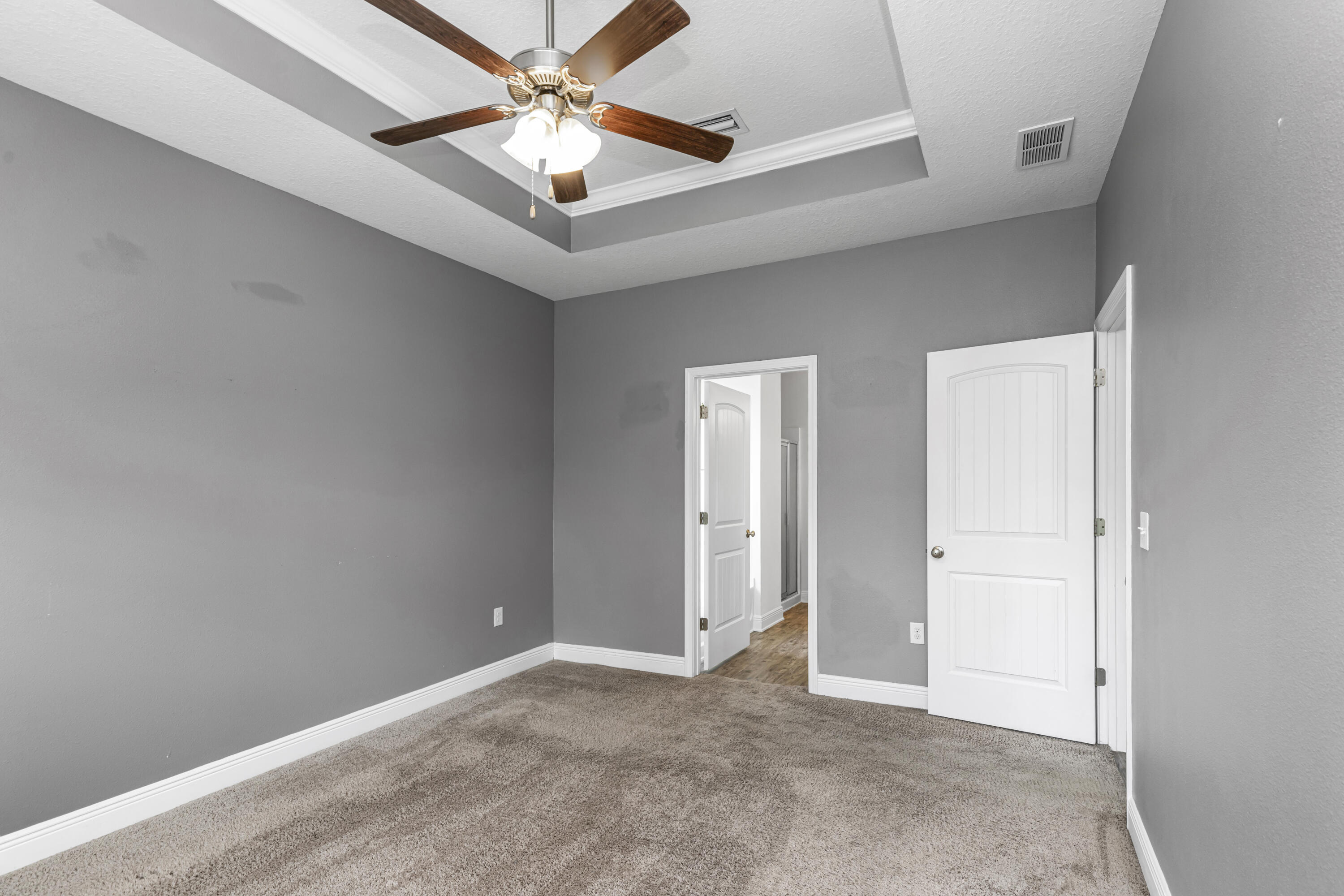 AUTUMN WOODS - Residential Lease