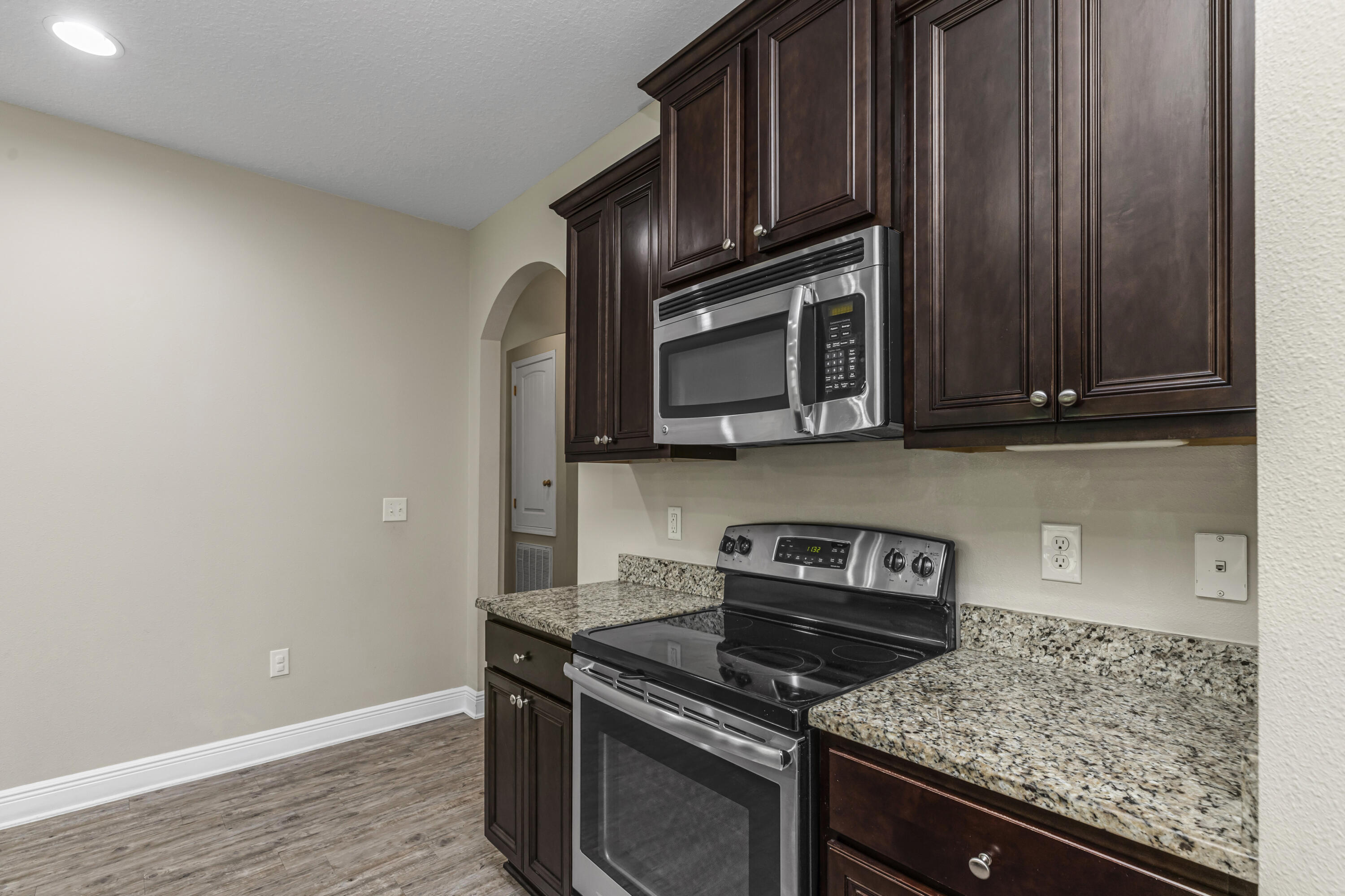 AUTUMN WOODS - Residential Lease