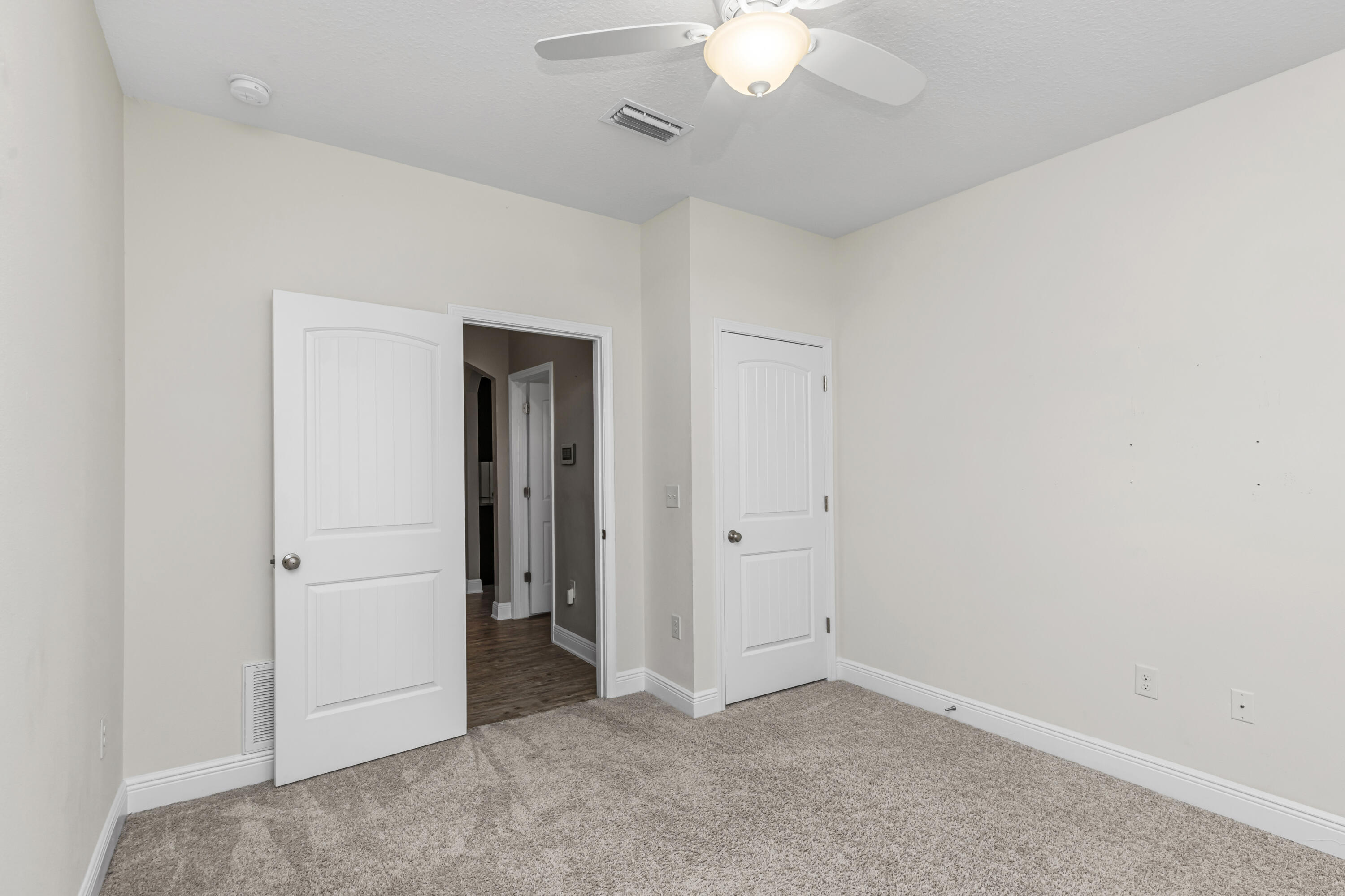 AUTUMN WOODS - Residential Lease