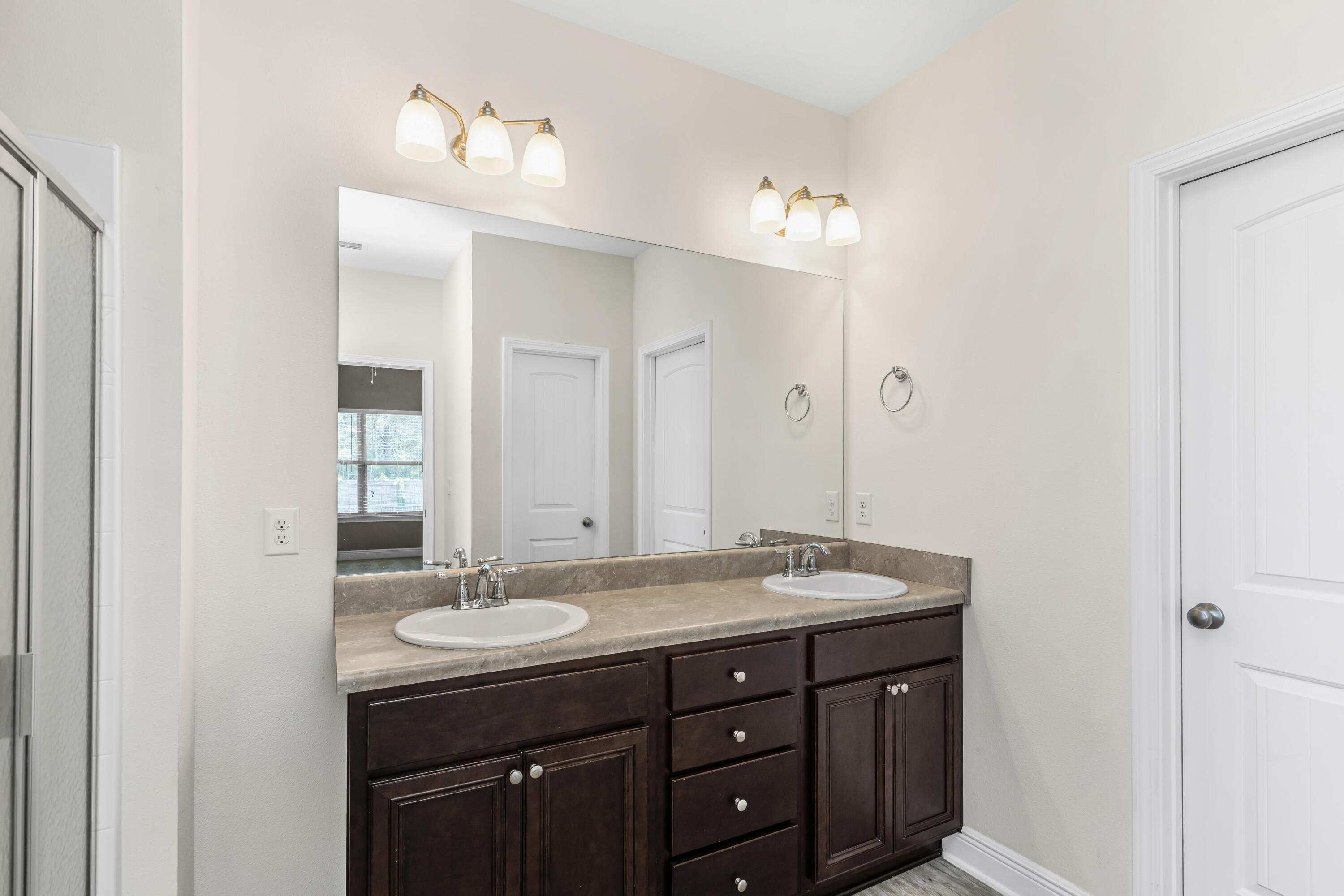 AUTUMN WOODS - Residential Lease