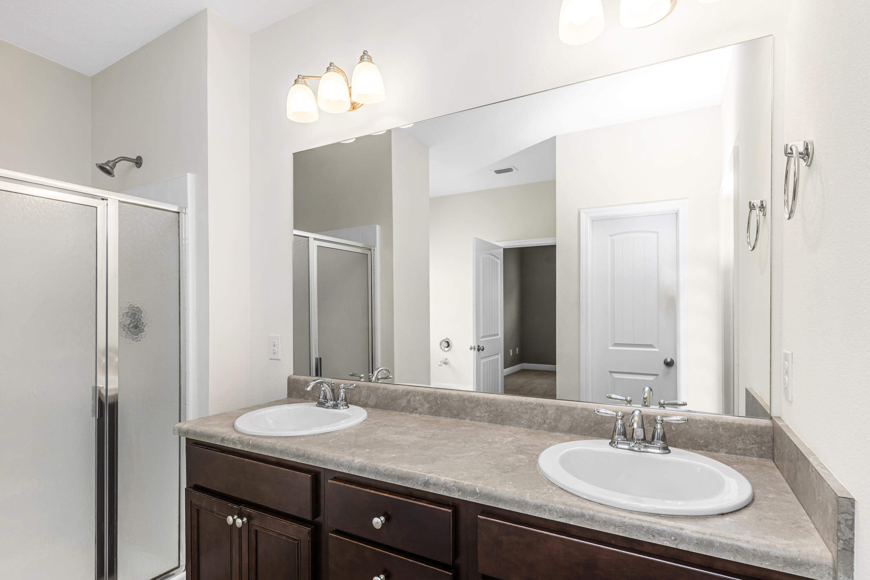 AUTUMN WOODS - Residential Lease