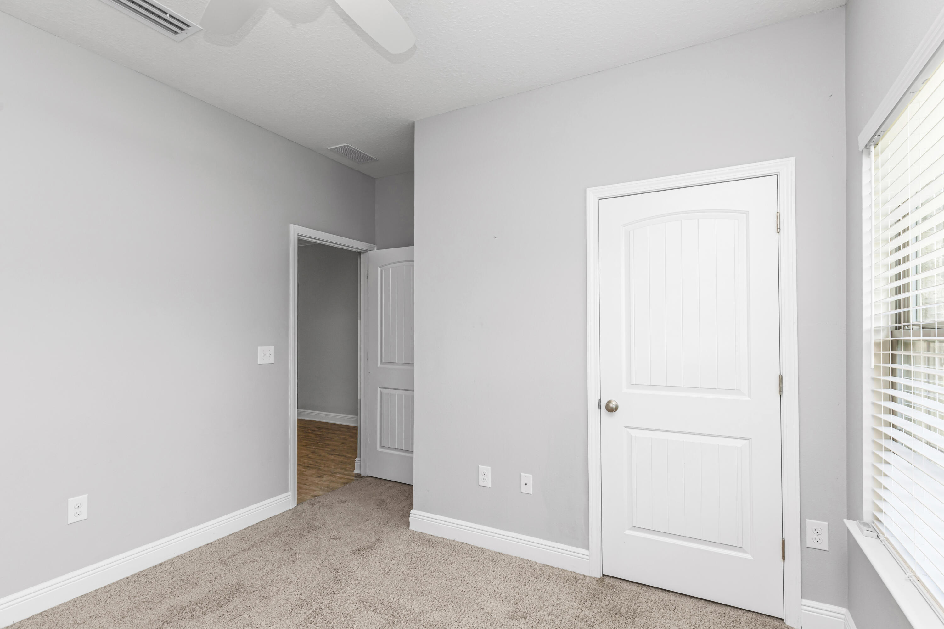 AUTUMN WOODS - Residential Lease