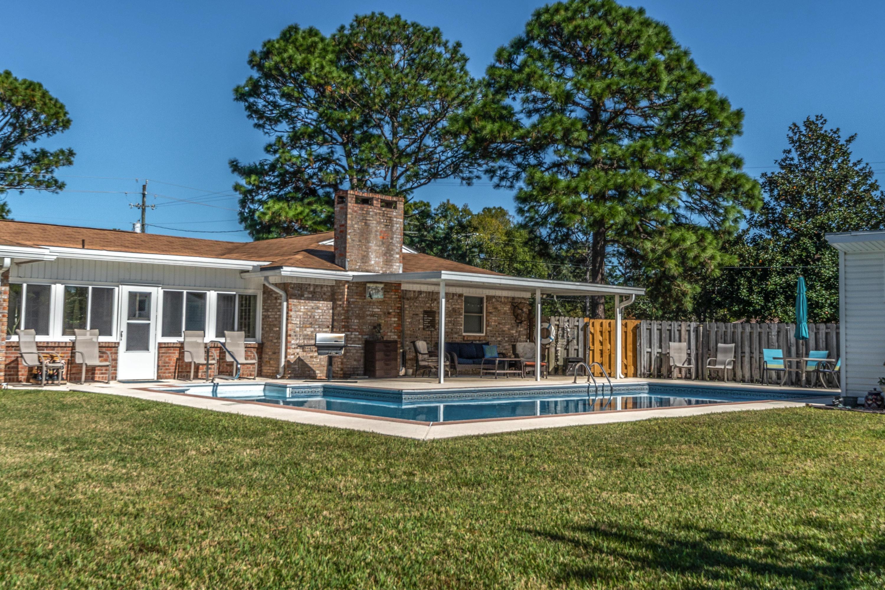 LAKE LORRAINE ESTATES - Residential