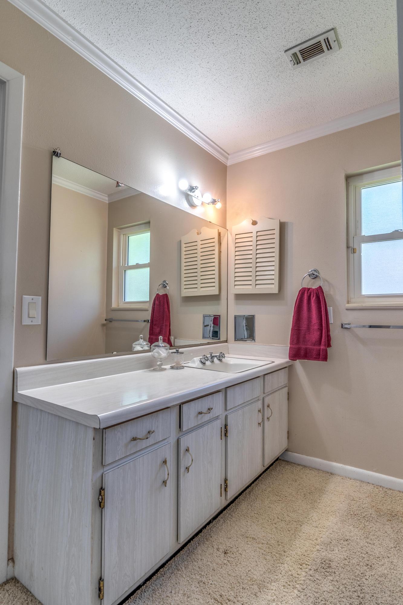 LAKE LORRAINE ESTATES - Residential