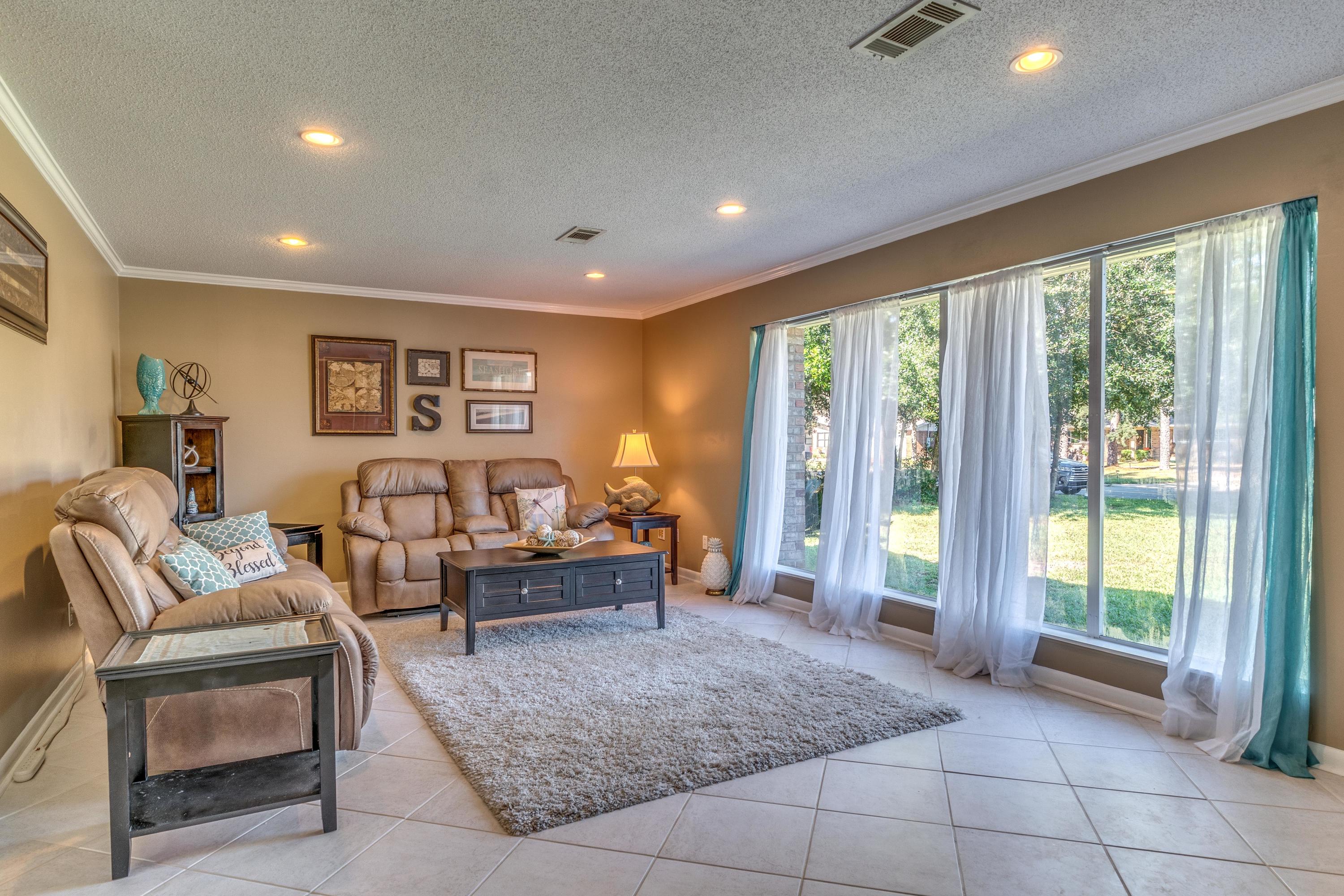 LAKE LORRAINE ESTATES - Residential