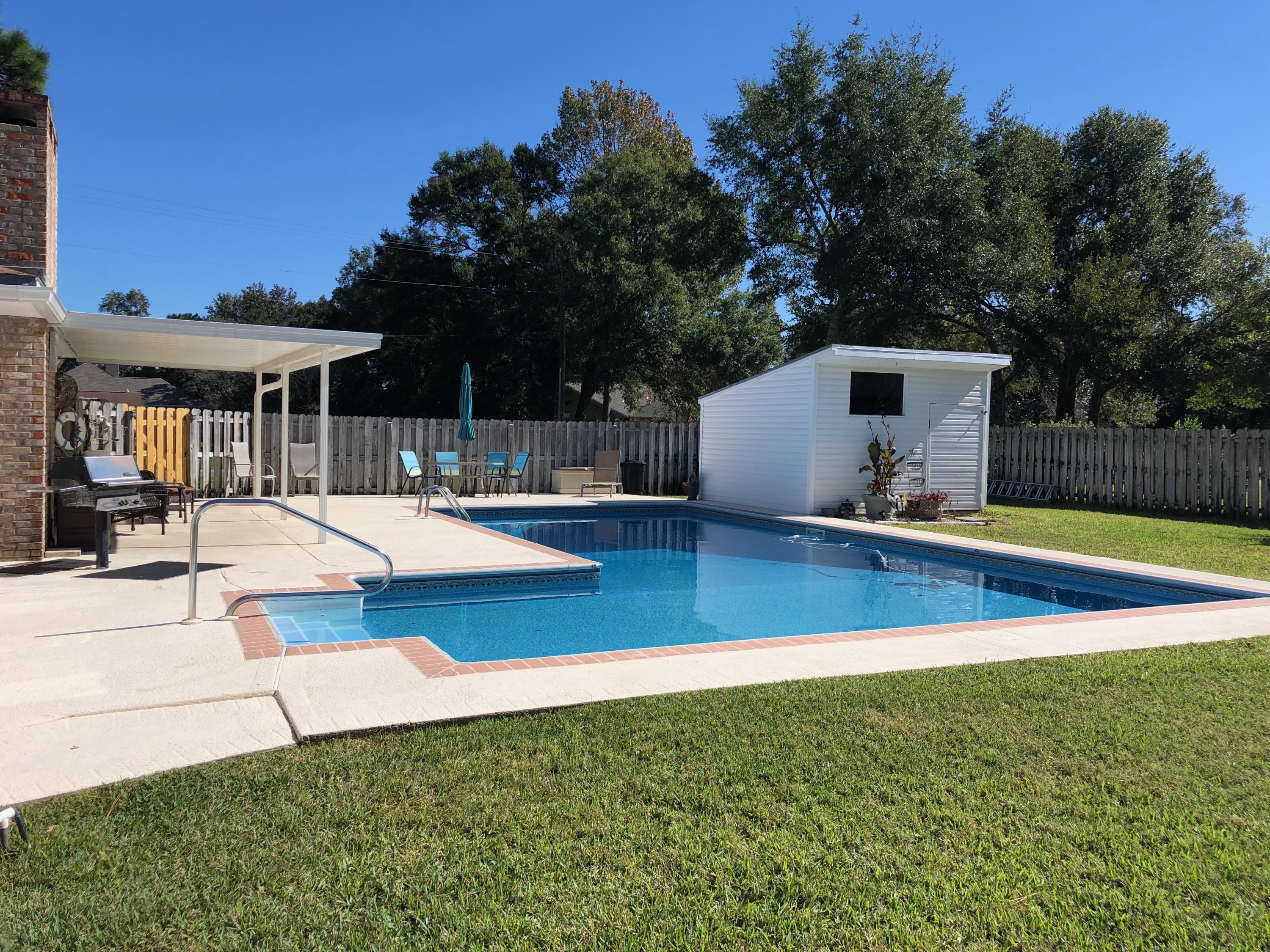 LAKE LORRAINE ESTATES - Residential