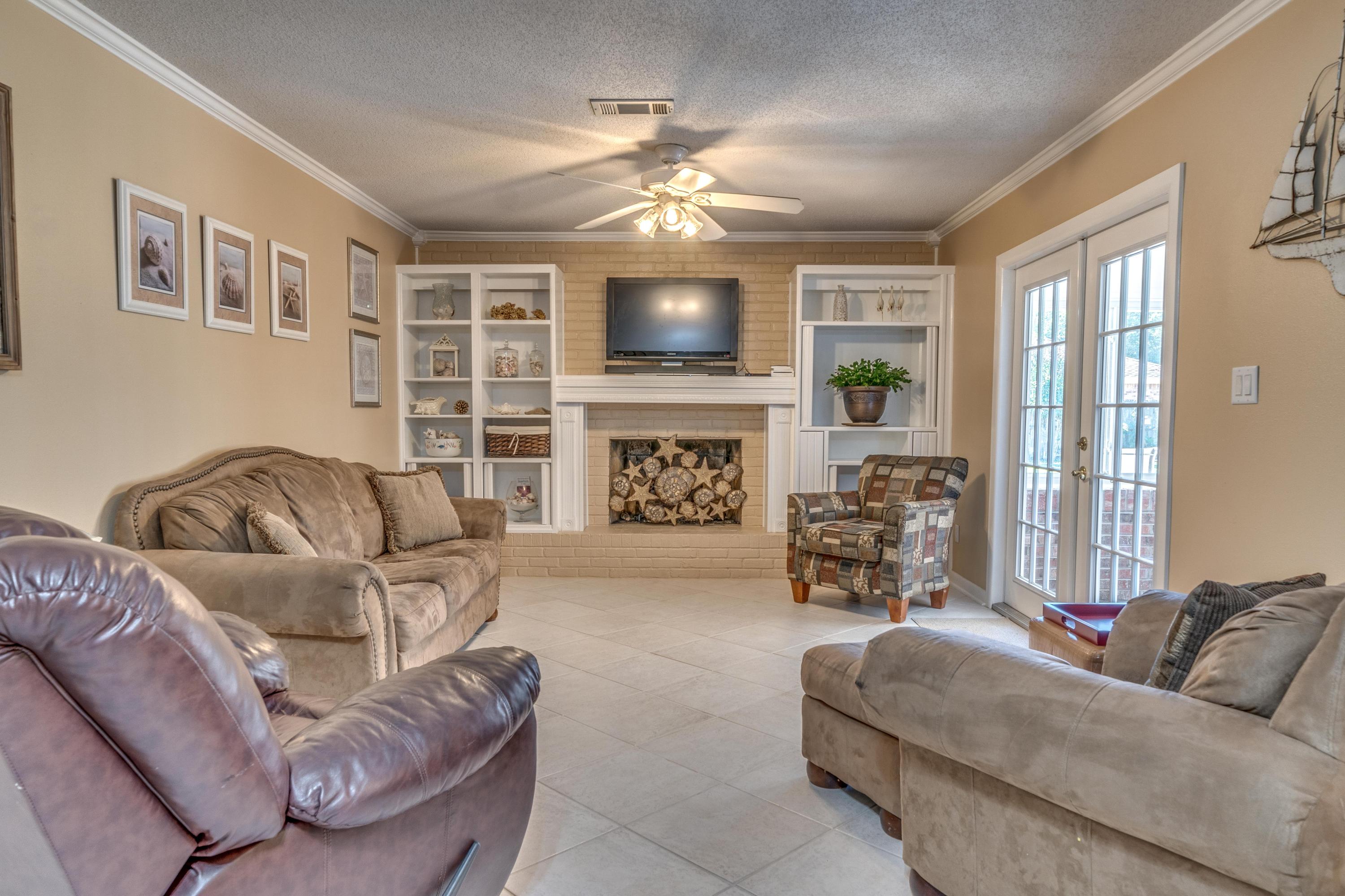 LAKE LORRAINE ESTATES - Residential