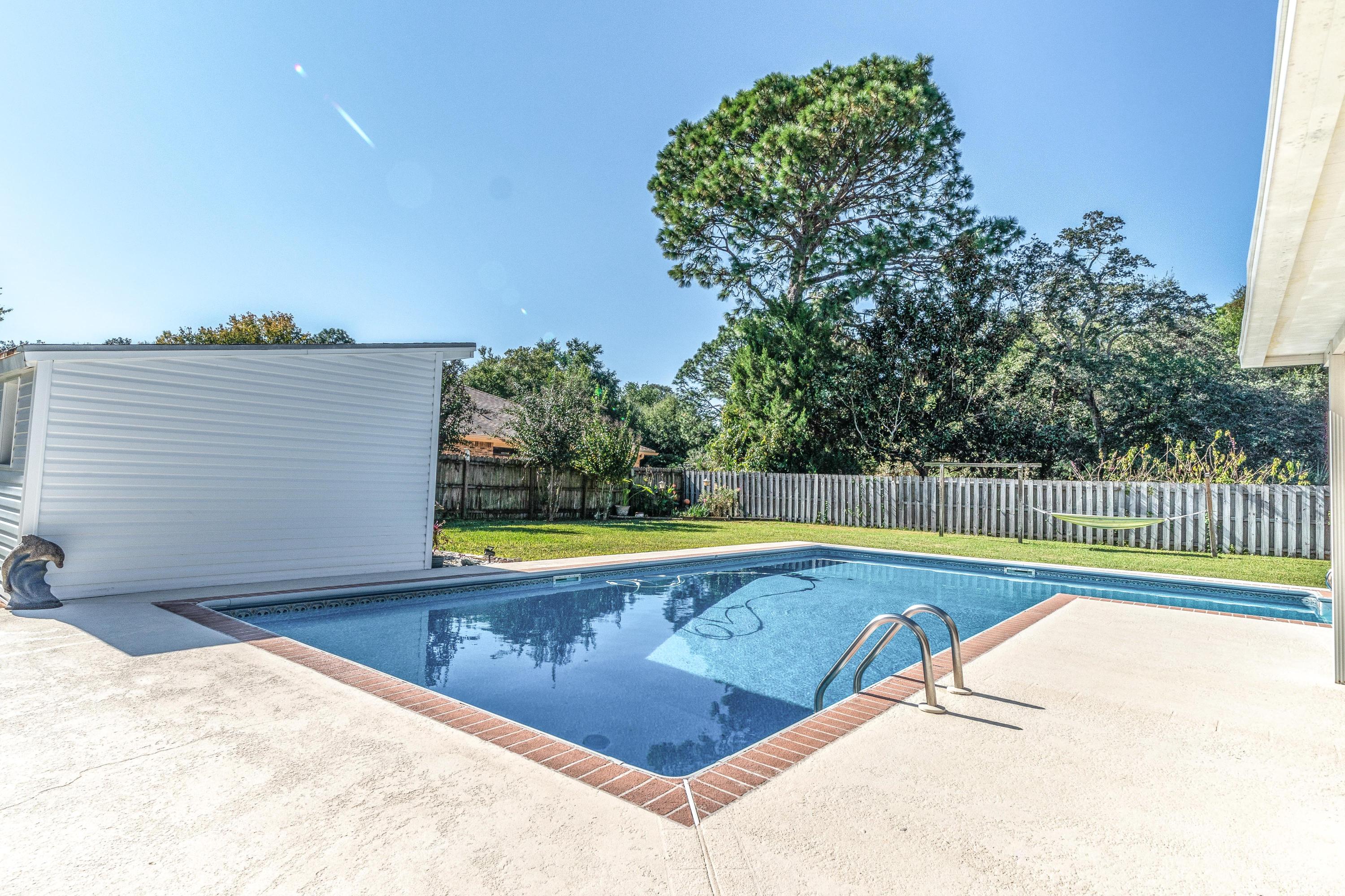 LAKE LORRAINE ESTATES - Residential